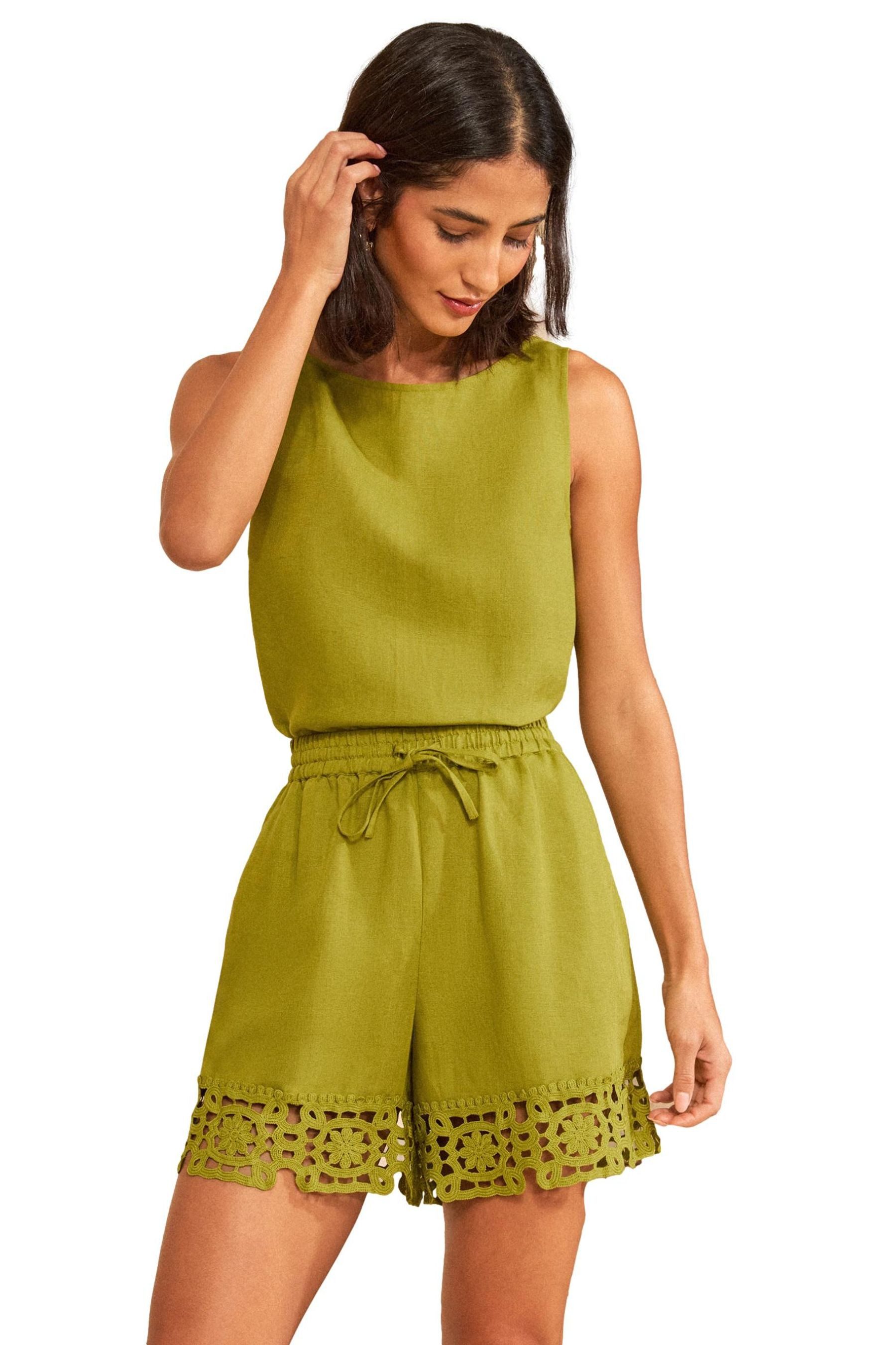Shorts Love & Roses Shorts mit Häkelbesatz