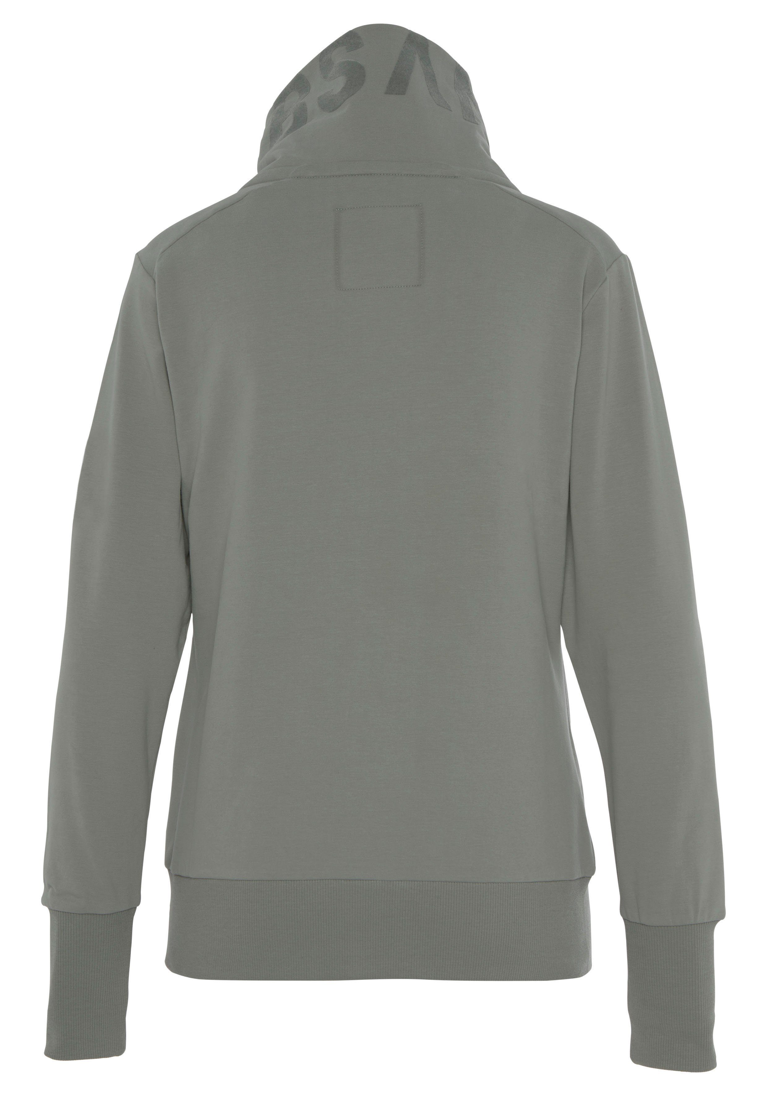 Elbsand Sweatjacke Alvis mit Logodruck am Kragen, bequeme Freizeitjacke mit Stehkragen – Bild 4 von 5