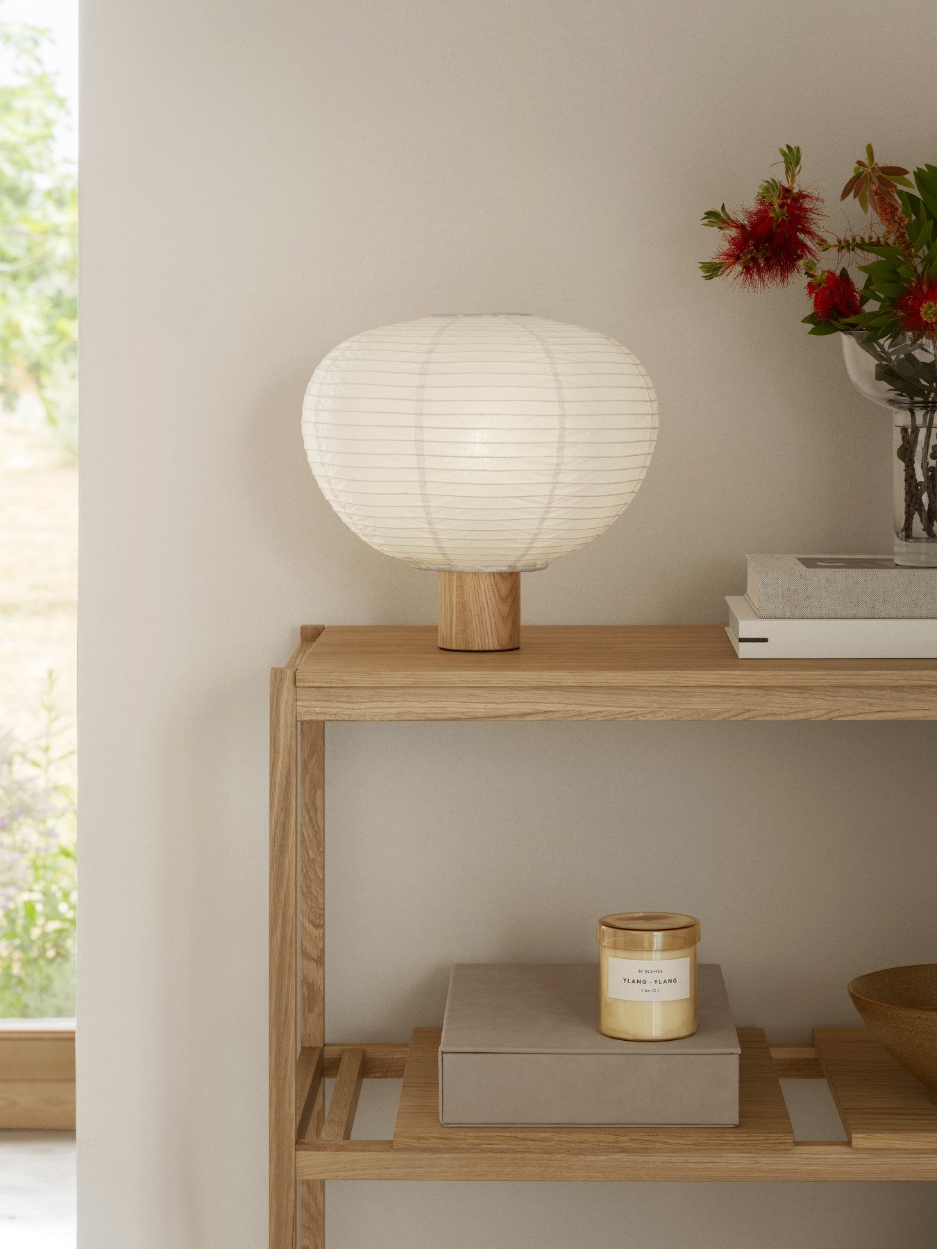 blomus Tischleuchte -KAMI- Reispapierleuchte, Tischlampe, Papierleuchte, Schreibtischlampe, LED wechselbar, Japan-Stil, Eichenholzsockel, Dimmbare LED (E14), Textilkabel