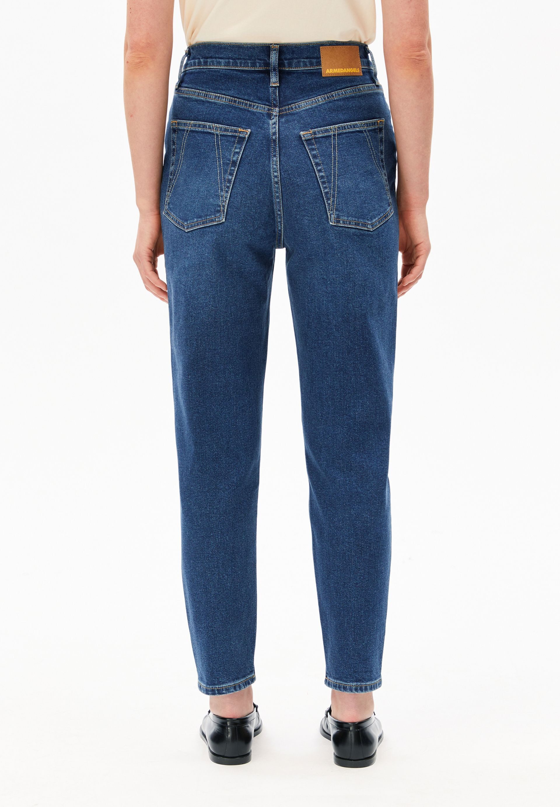 Armedangels Mom-Jeans MAIRAA Mom Jeans aus recyceltem Baumwoll-Mix (Comfort-Stretch) High waist – Bild 4 von 5