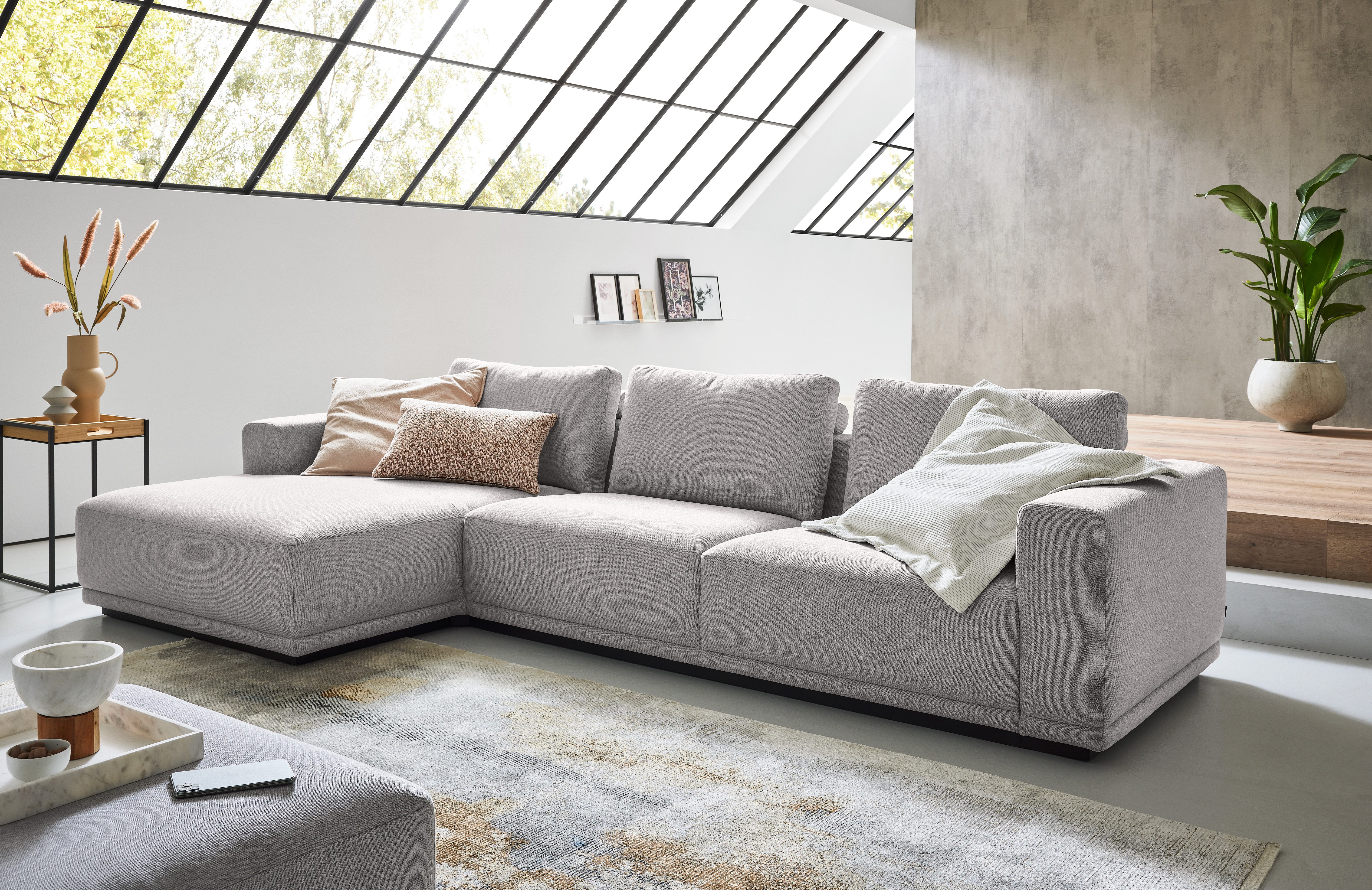 Musterring Ecksofa JustB! PM200, Holzrahmen in schwarz, wahlw. Sitzvorzug, Breite 316cm, Anreihsofa rechts & Longchair links, mit Armlehnen, inkl. Rückenkissen