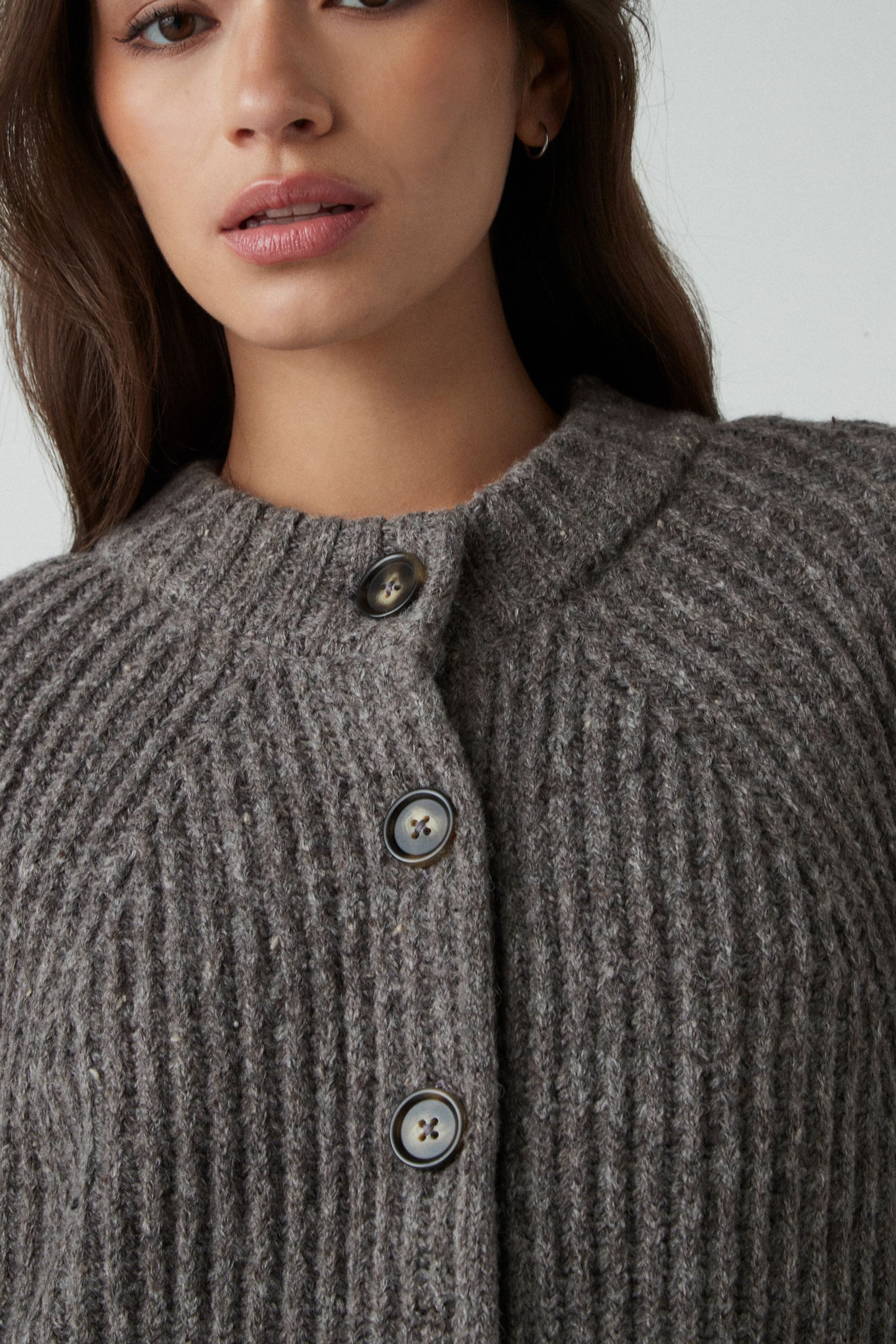 Next Strickjacke Strickjacke mit Rippstrickmuster und Knopfleiste (1-tlg)