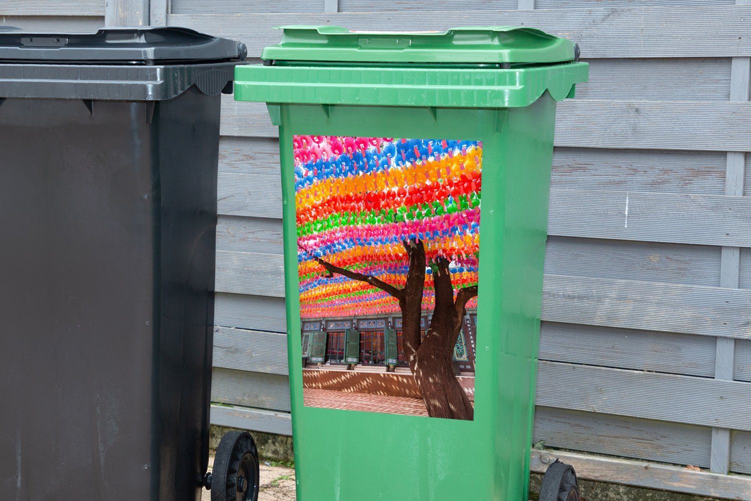 Mülltonne, Baum (1 Wandsticker in Südkorea Abfalbehälter mit Sticker, Mülleimer-aufkleber, St), Container, bunten MuchoWow Laternen
