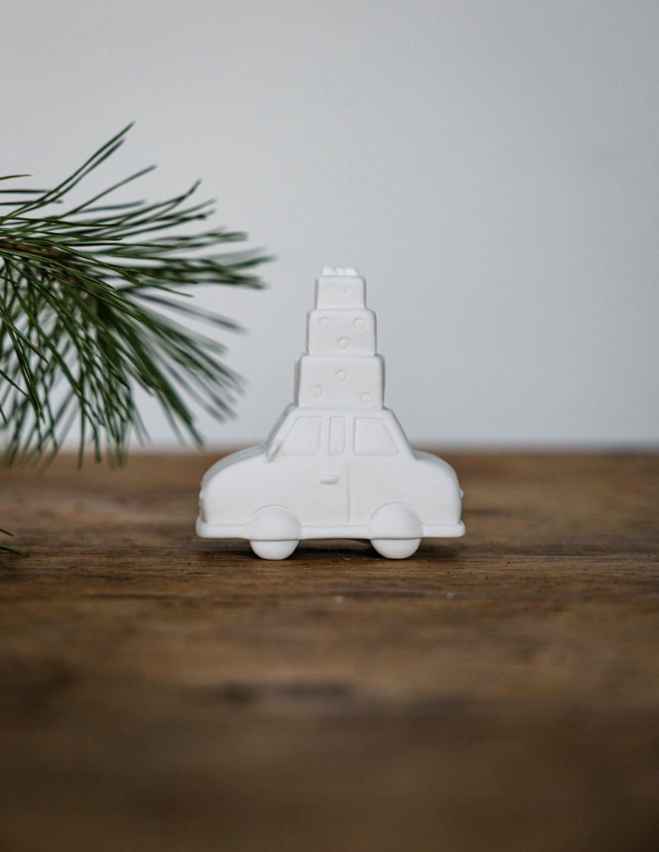 Storefactory Weihnachtsfigur Weihnachtsauto Keramik, Keramik Dekofigur aus