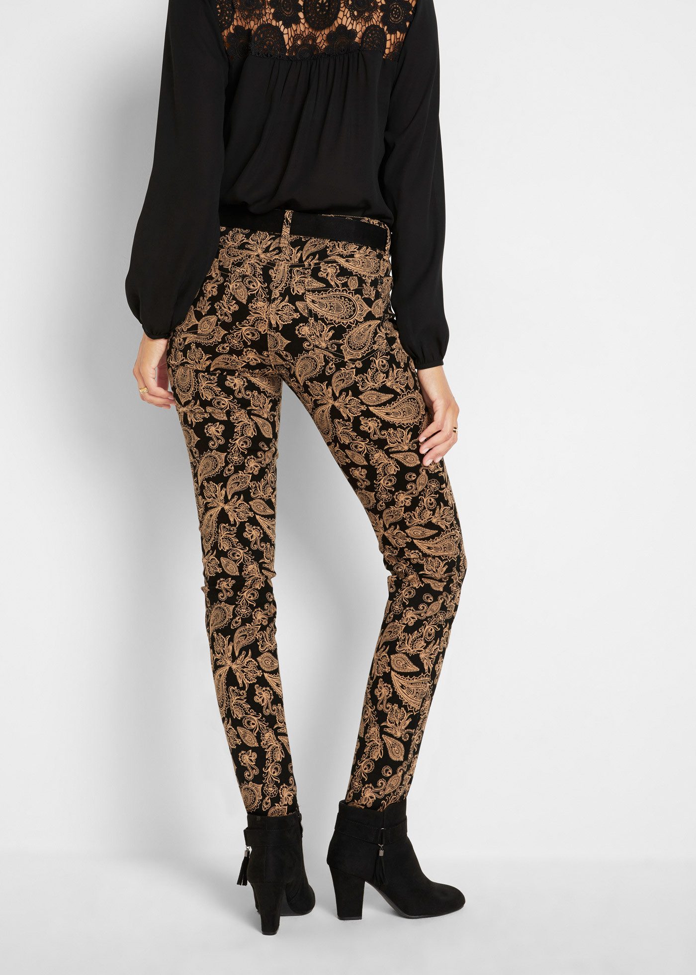 bonprix Stretch-Hose mit Elasthan-Anteil, Slim fit Passform, mit modischem Druck
