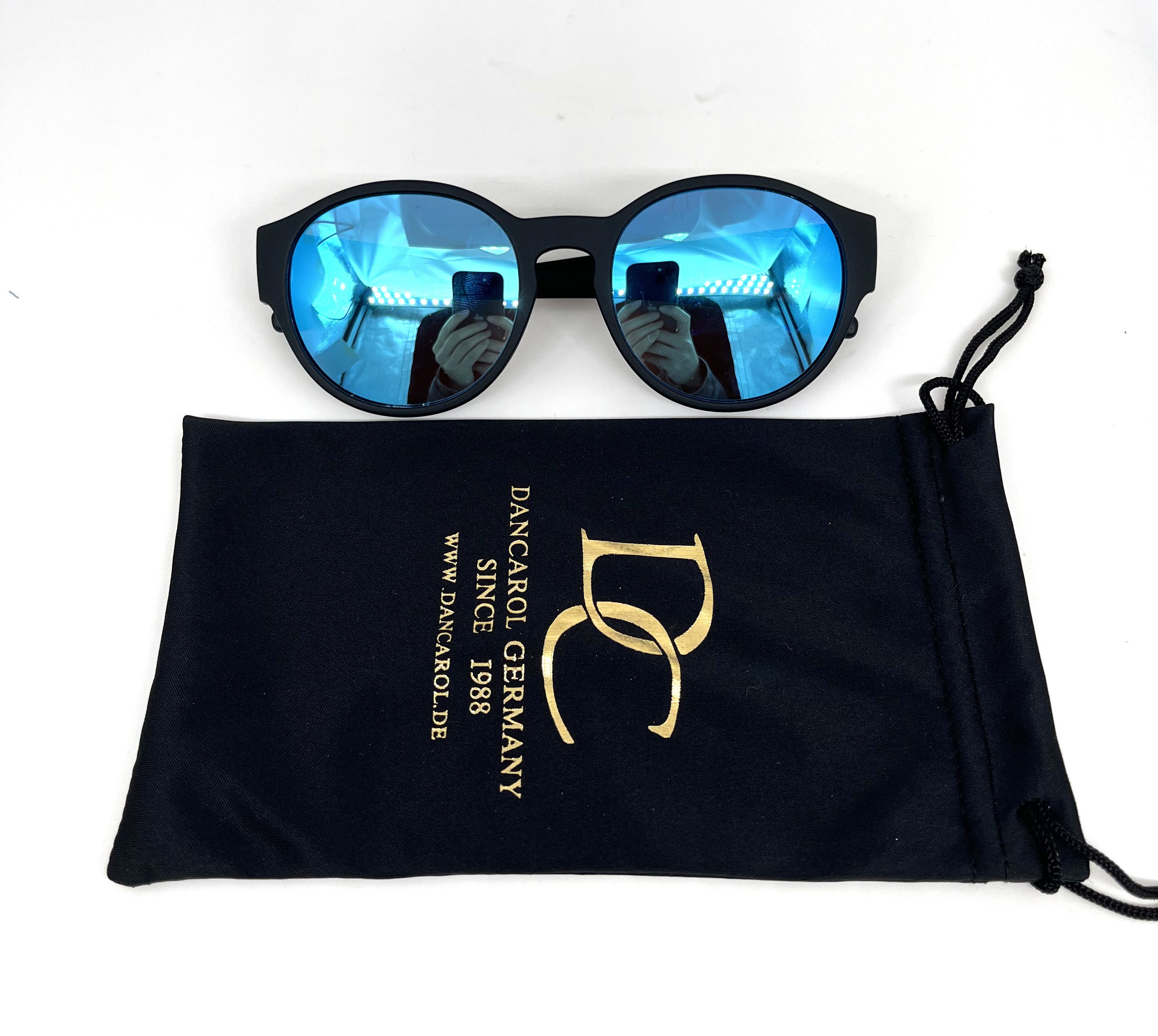 DanCarol Sonnenbrille DC-220- für Damen- das Gestell ist mit auffälligen Metallaplikationen