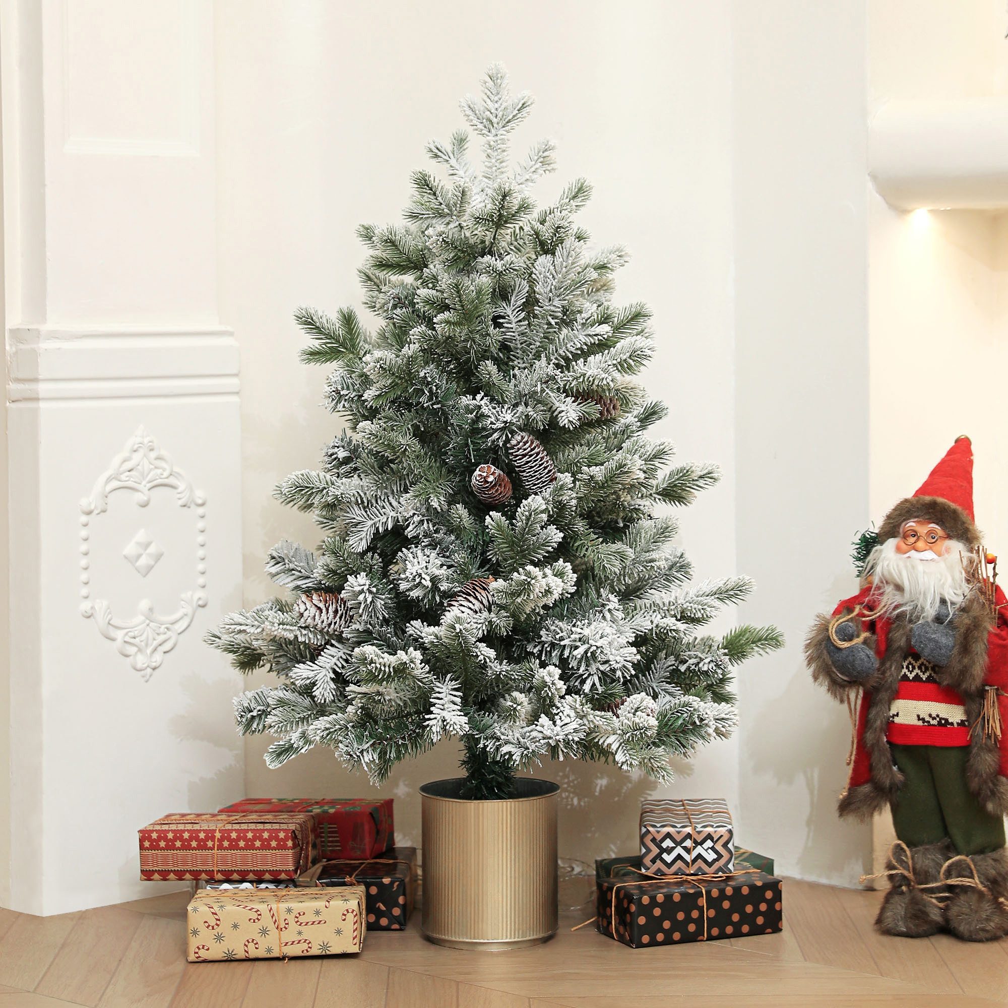 HOMCOM Künstlicher Weihnachtsbaum Tannenbaum mit Schnee, 130 Spitzen Christbaum mit Topf, Künstlicher Baum, für Weihnachten Deko, grün+gold