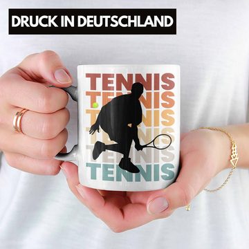 Trendation Tasse Trendation - Tennis Mann Geschenk Trainer Coach Tennisspieler Geschenkidee Kaffeetasse