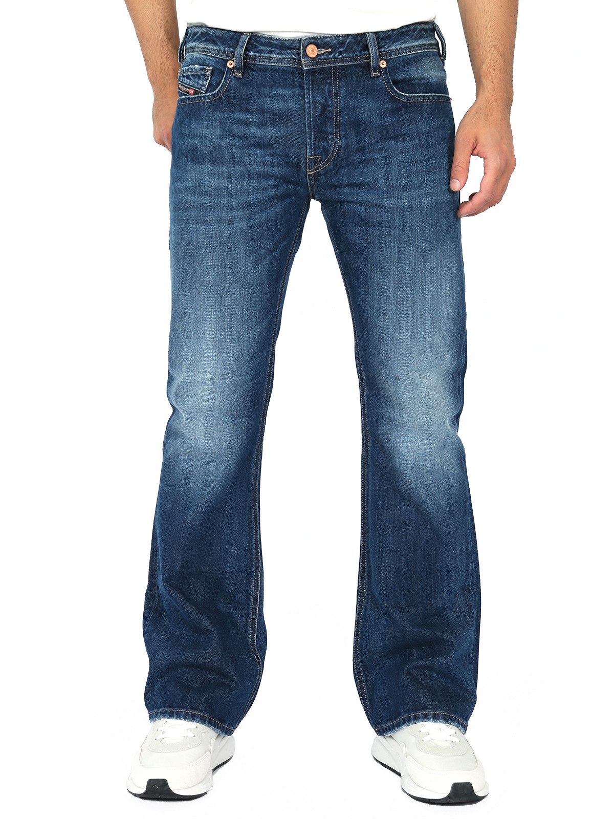 Wrangler Herren Bootcut Jeans - Cowboy-Schnitt Stretch Regular Fit