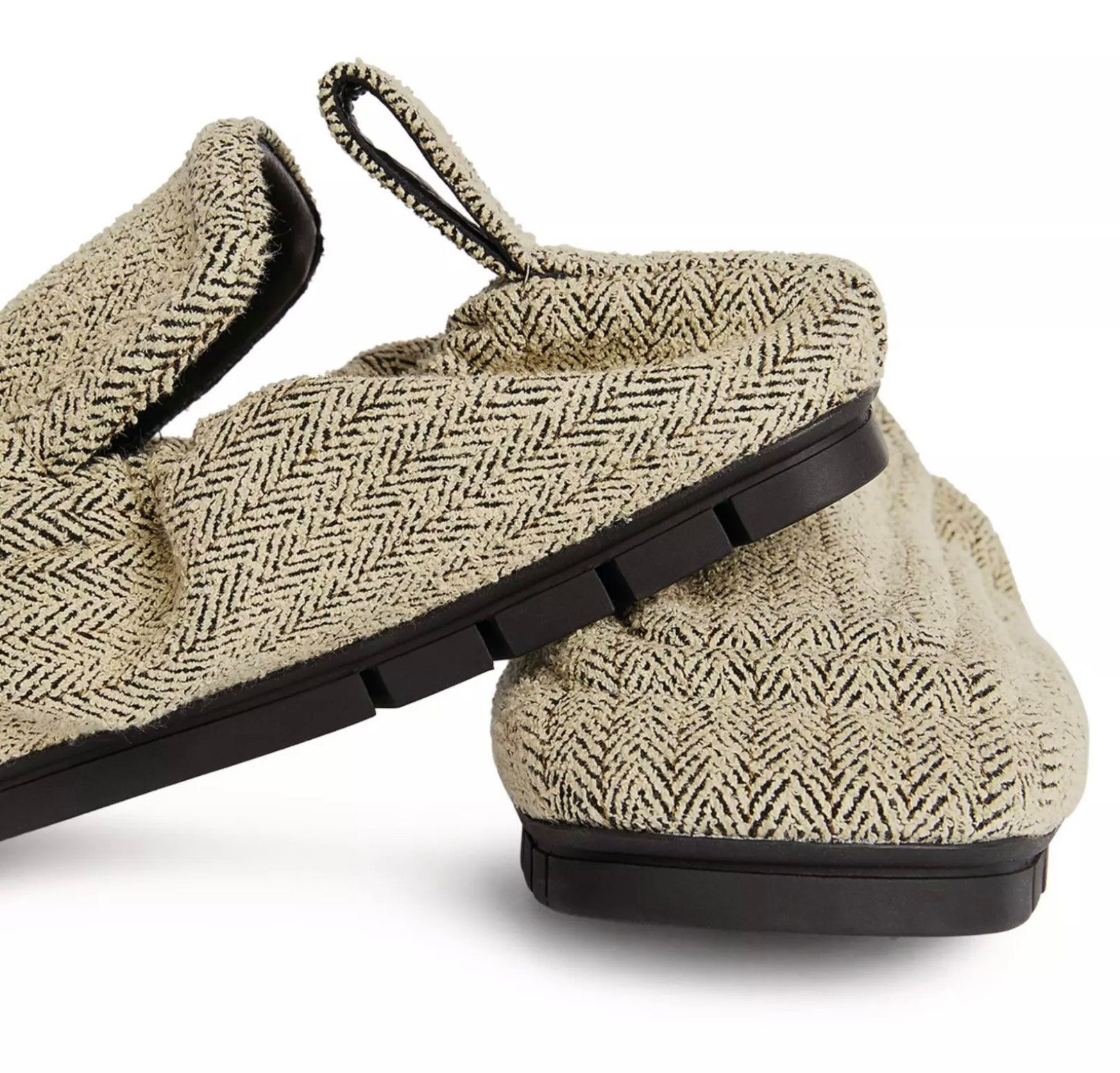 BOTTEGA VENETA Herringbone Loafers Slides Mules Pantoletten Schuhe Slip-On Sneaker minimalistisches Design mit höchstem Tragekomfort