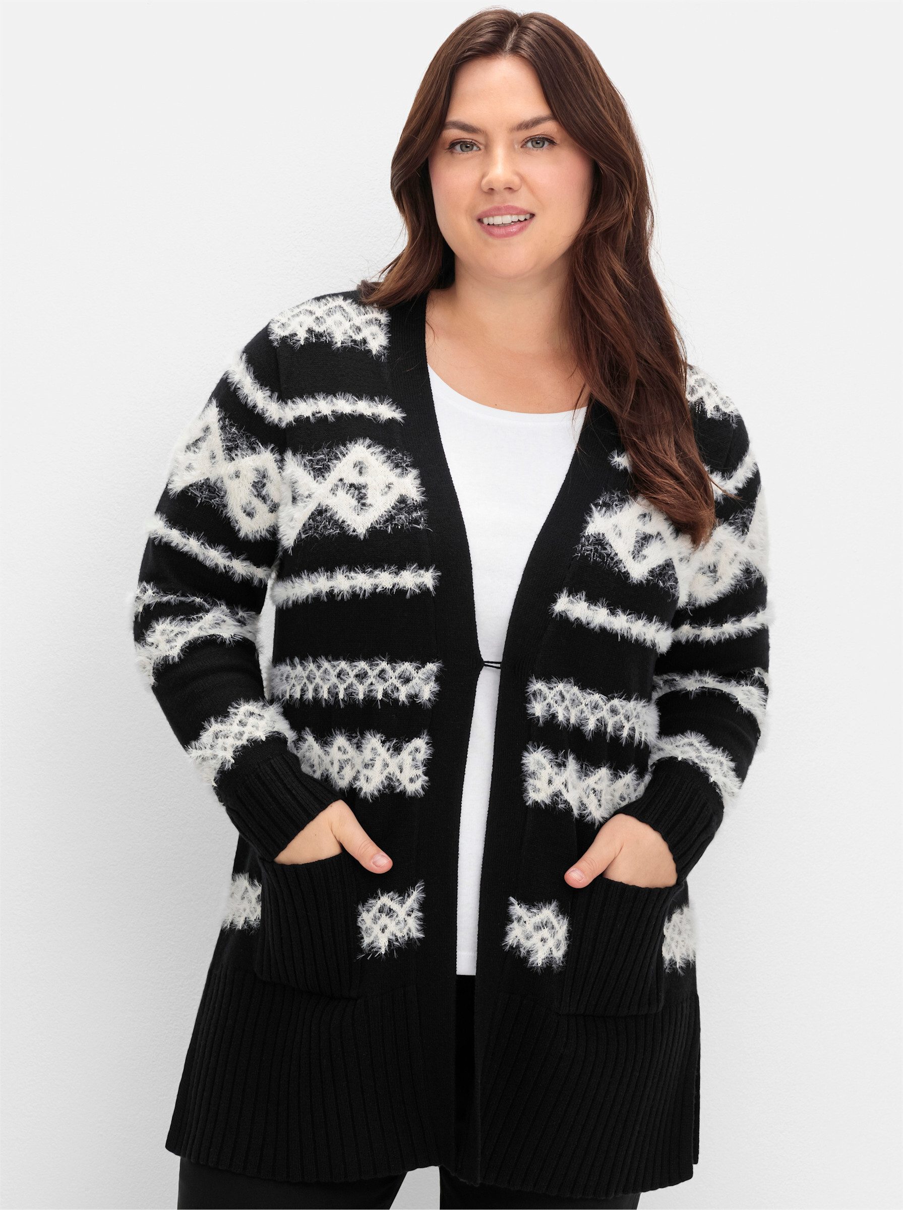 Sheego Strickjacke Longstrickjacke . mit Intarsienmuster aus Flauschgarn günstig online kaufen