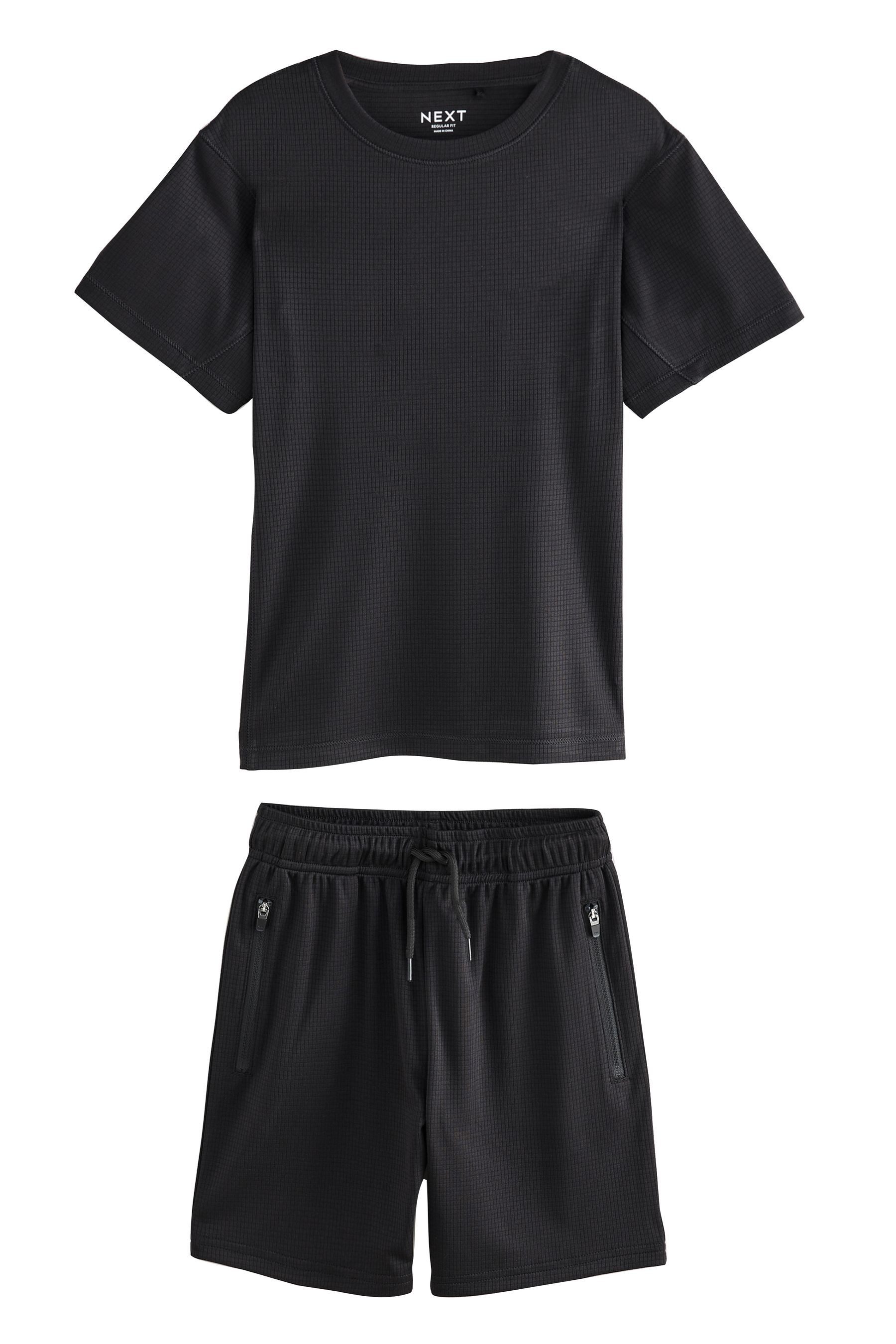 T-Shirt & Shorts Set aus sportlichem T-Shirt und Shorts