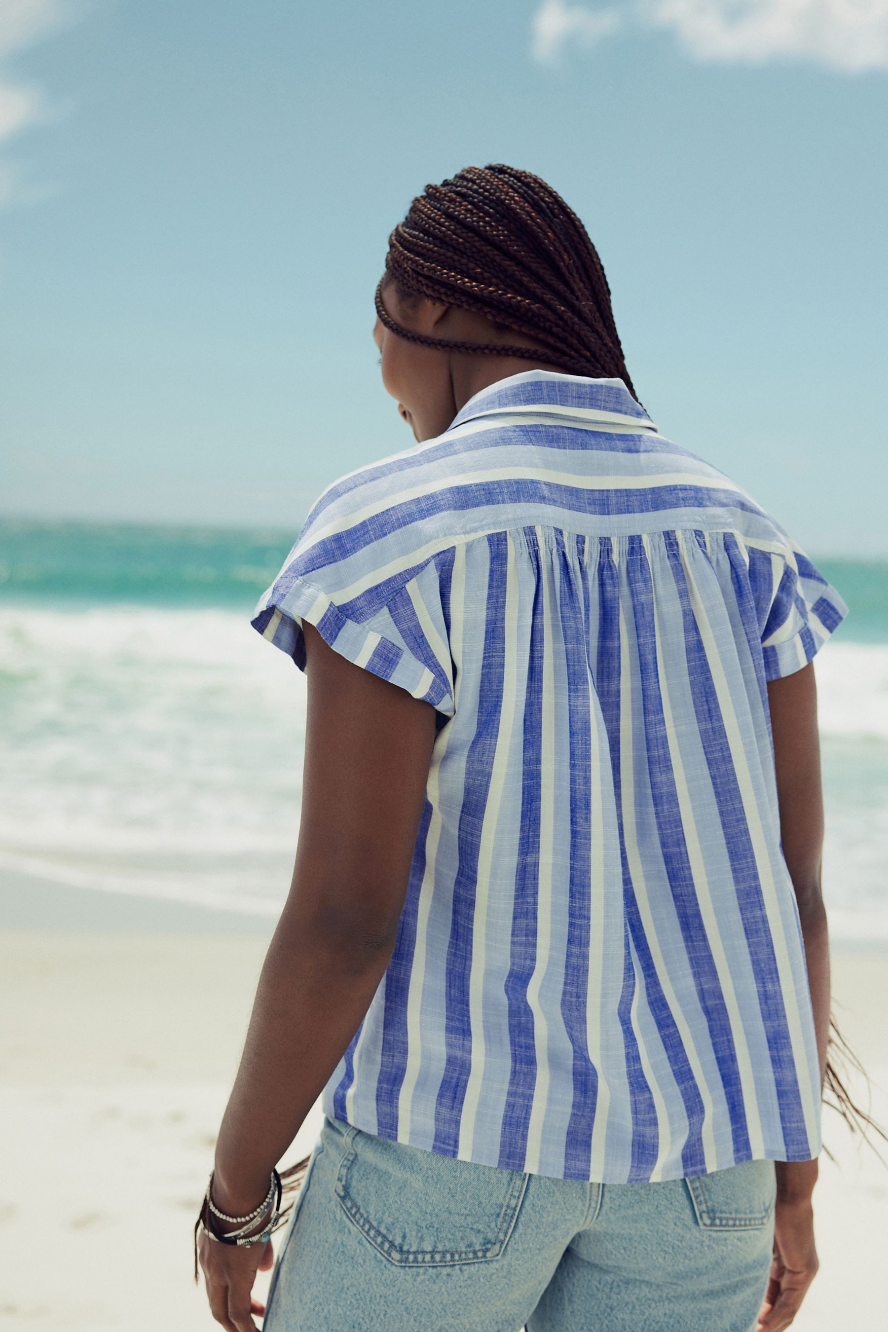 Next Kurzarmhemd Kurzärmelige Bluse aus Leinengemisch, Kurzgröße (1-tlg) günstig online kaufen