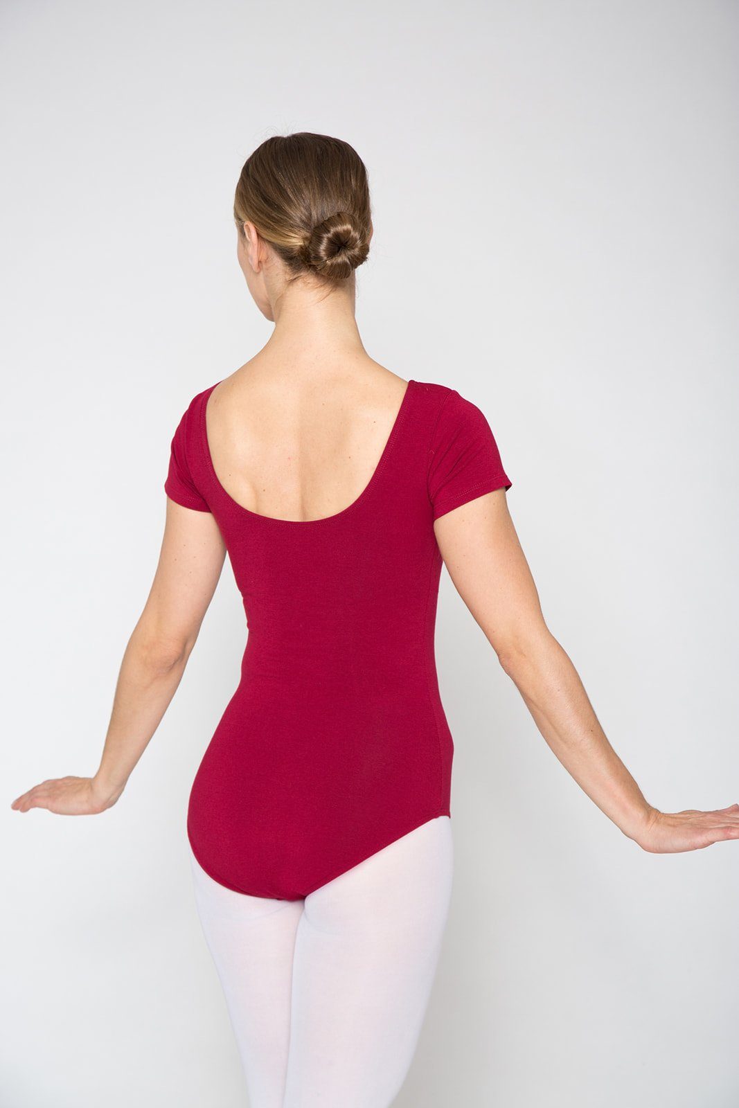 tanzmuster Body Damen Ballettanzug Fenja mit kurzen Ärmeln Ausschnitt mit eleganter Raffung