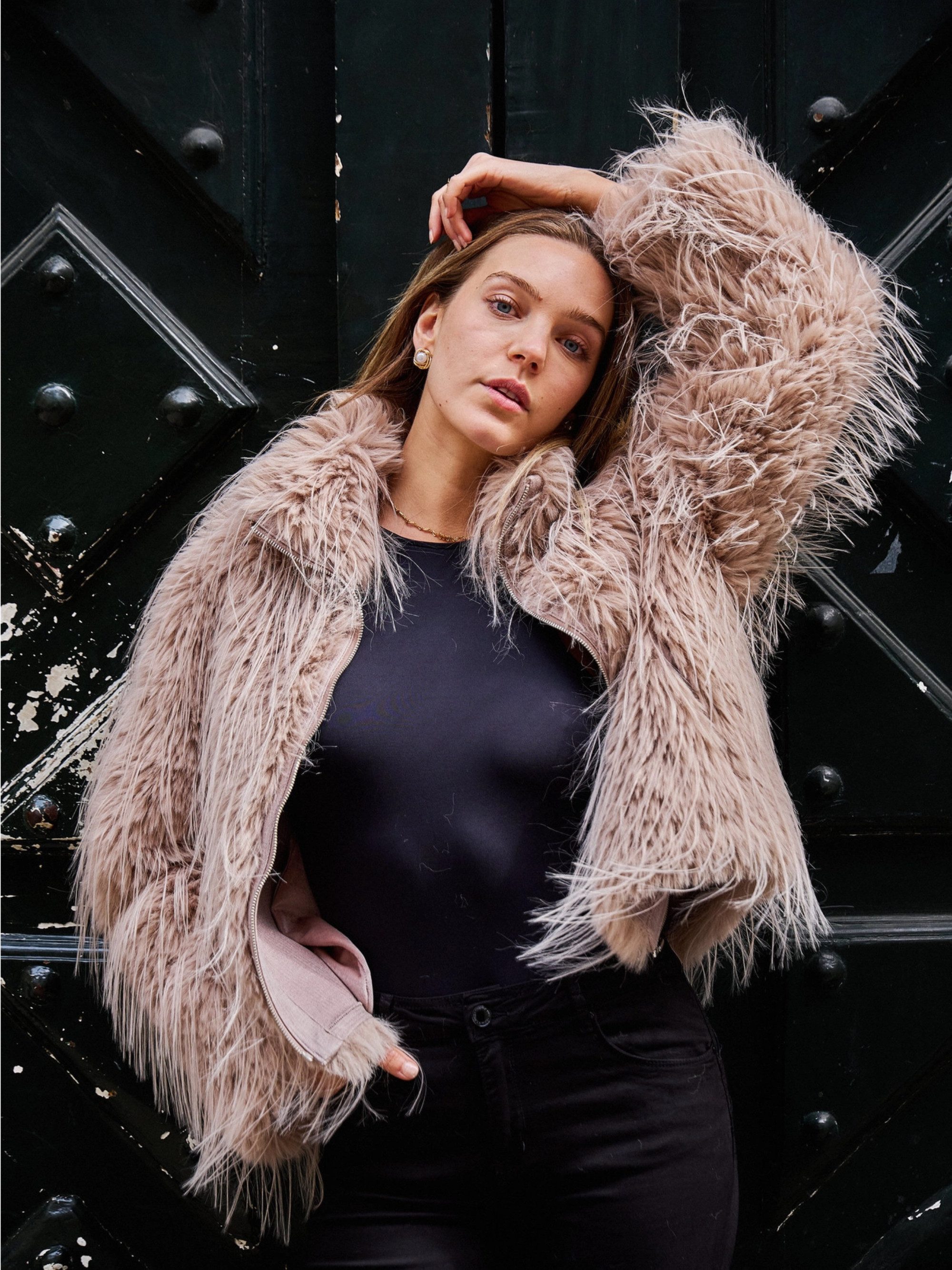 ANNIS Fashion & Accessoires Fellimitatjacke "LOU" (1-St) NEU, Extravagant, günstig online kaufen