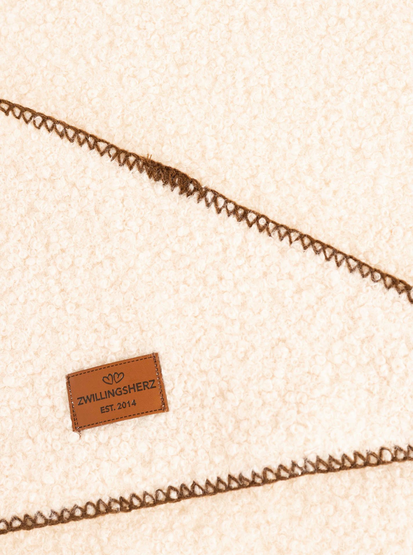 Zwillingsherz Dreieckstuch "Teddy Stitch", weiche Teddy-Struktur, Ziernaht-Rand, klassische Dreiecksform