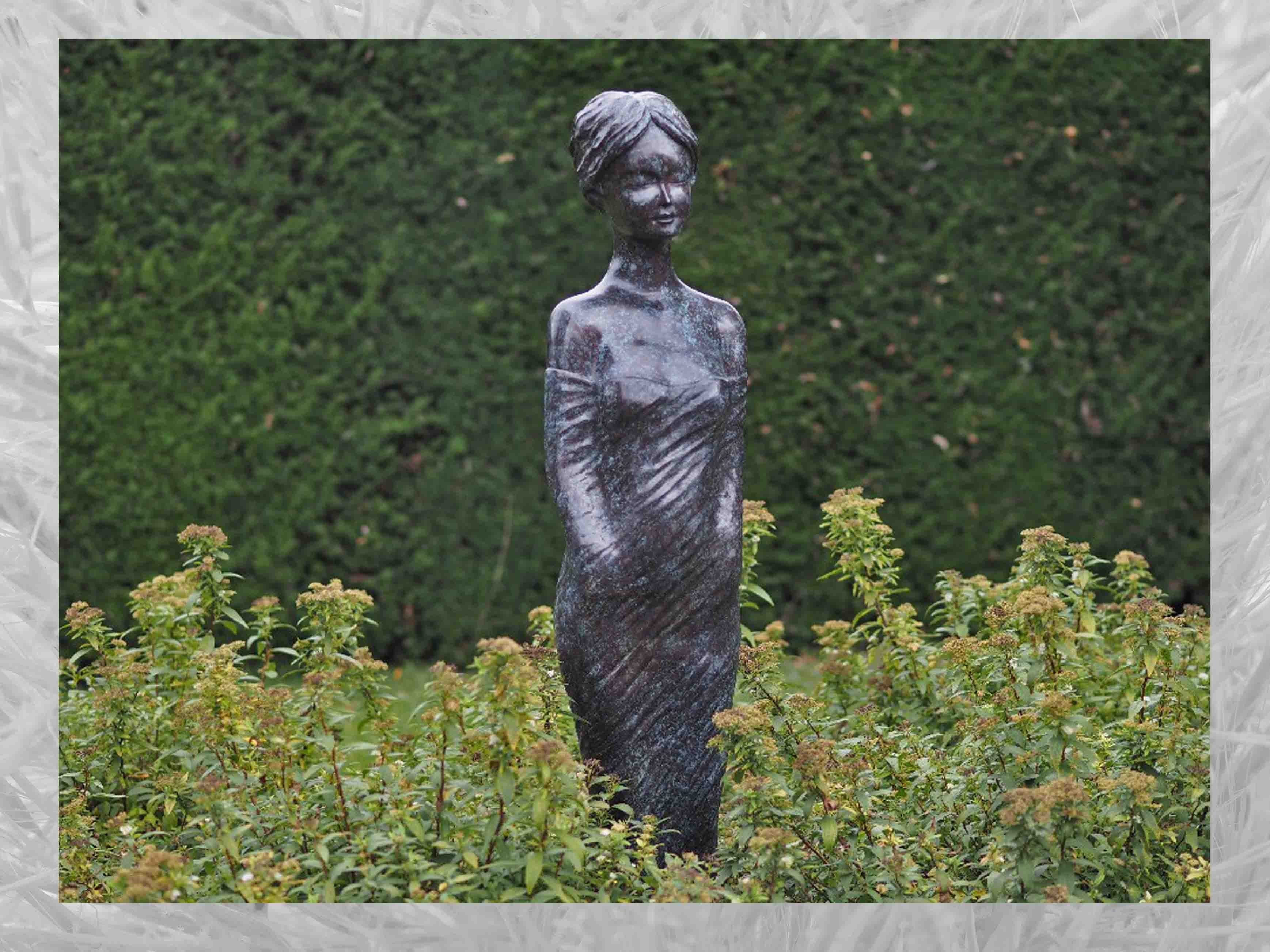 Gartenfigur IDYL Bronze-Skulptur Stehende Frau
