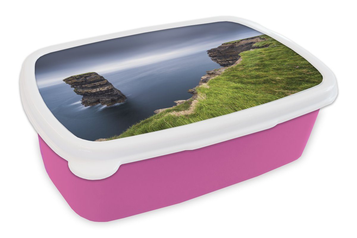 MuchoWow Lunchbox Felsformation Dún Briste in Irland, Kunststoff, (2-tlg), Brotbox für Erwachsene, Brotdose Kinder, Snackbox, Mädchen, Kunststoff rosa
