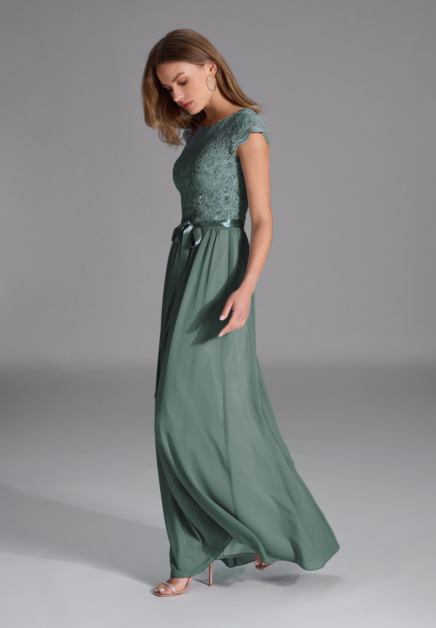 SWING Abendkleid Taillierte Passform mit ausgestelltem günstig online kaufen