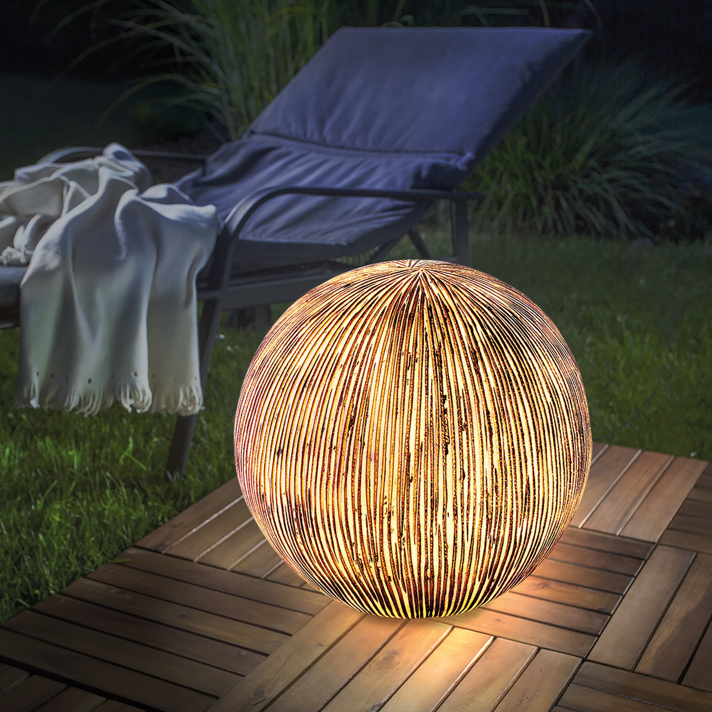 esotec LED Gartenleuchte Solarkugel Ribbed Ball DUO COLOR 5500K 2700K D26cm winterfest 102676, LED fest integriert