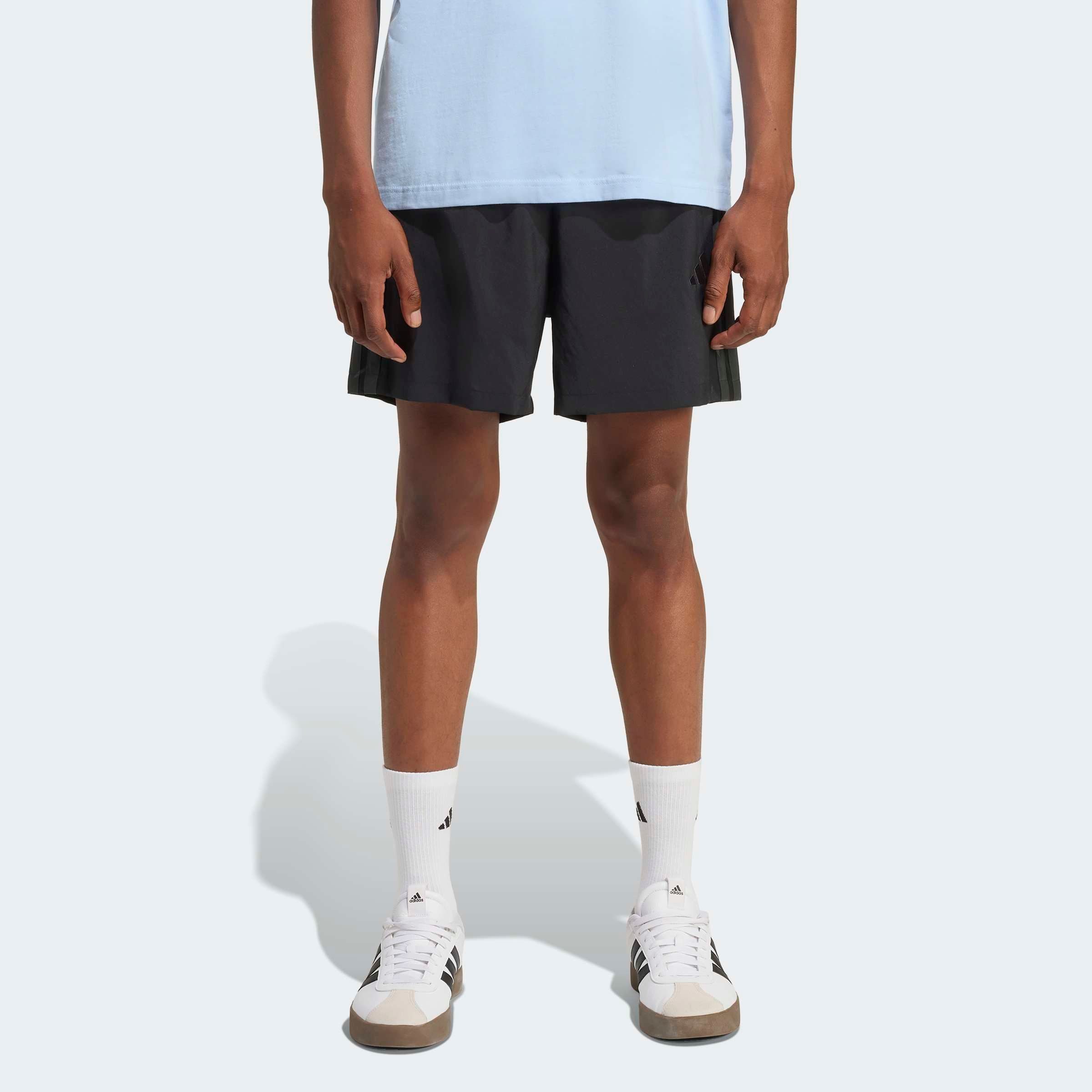 adidas Sportswear Shorts M 3S CHELSEA B (1-tlg) mit 3-Streifen an den Seiten, für Laufen und Sportmode. € 27,99