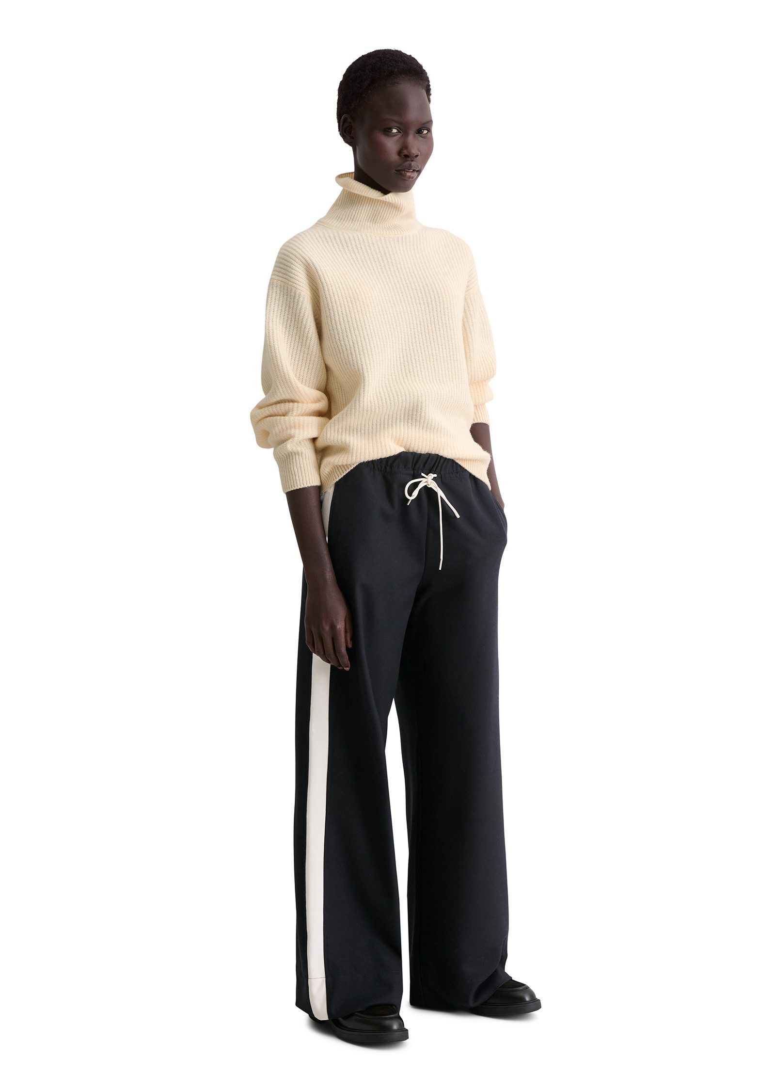 Marc O'Polo Chinohose aus weichem Polyester-Viskose-Twill