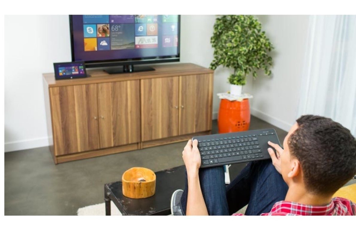 Microsoft All-in-One Media Tastatur mit Touchpad CZ/SK-Layout (N9Z-00020) Tastatur