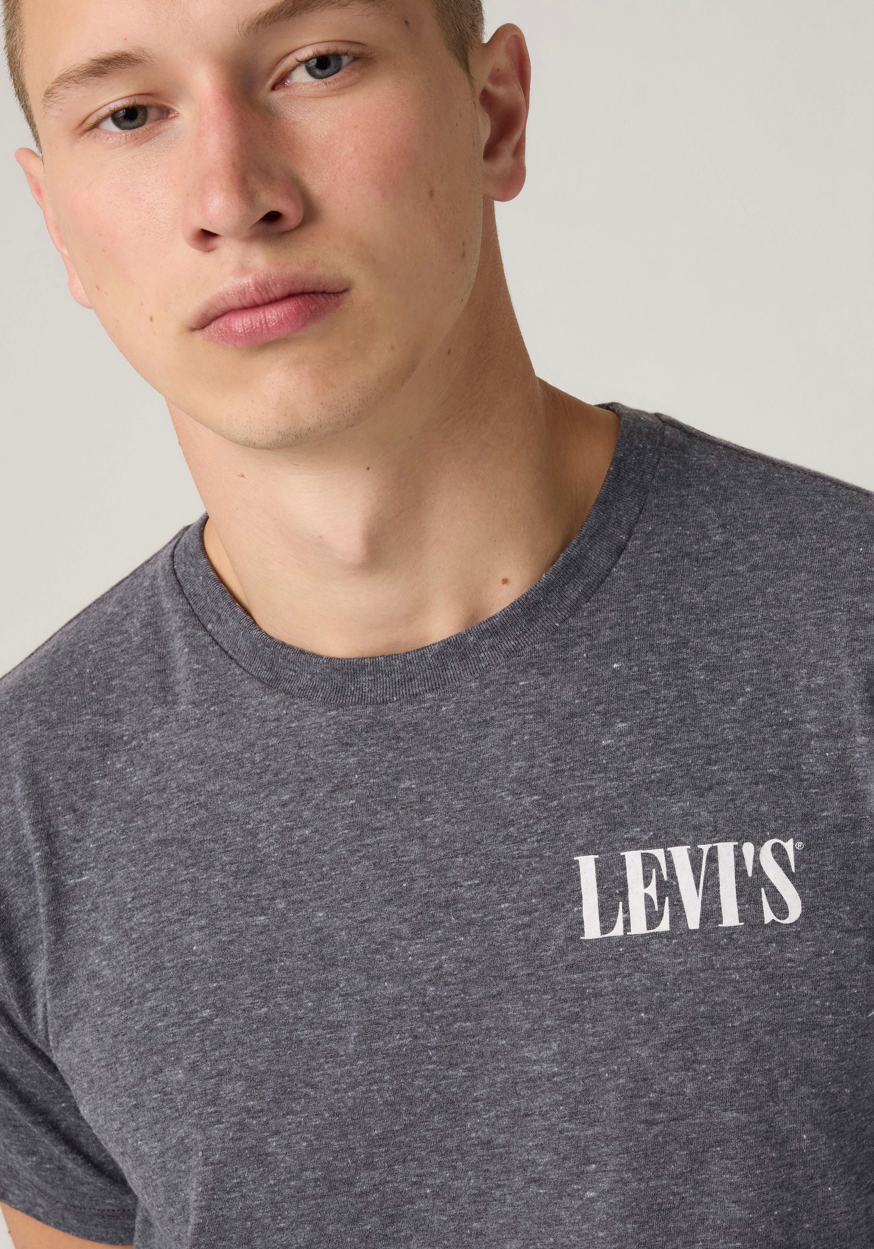 Levi's® T-Shirt GRAPHIC CREWNECK TEE Melierter Feinstrick, pflegeleichter Materialmix – Bild 4 von 5