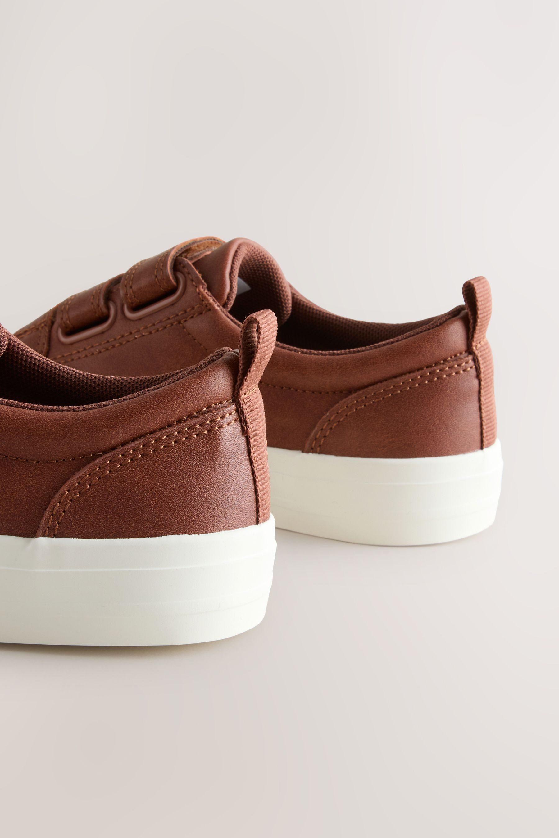 Next Lässig-elegante Sneaker, weite Passform Sneaker (1-tlg)