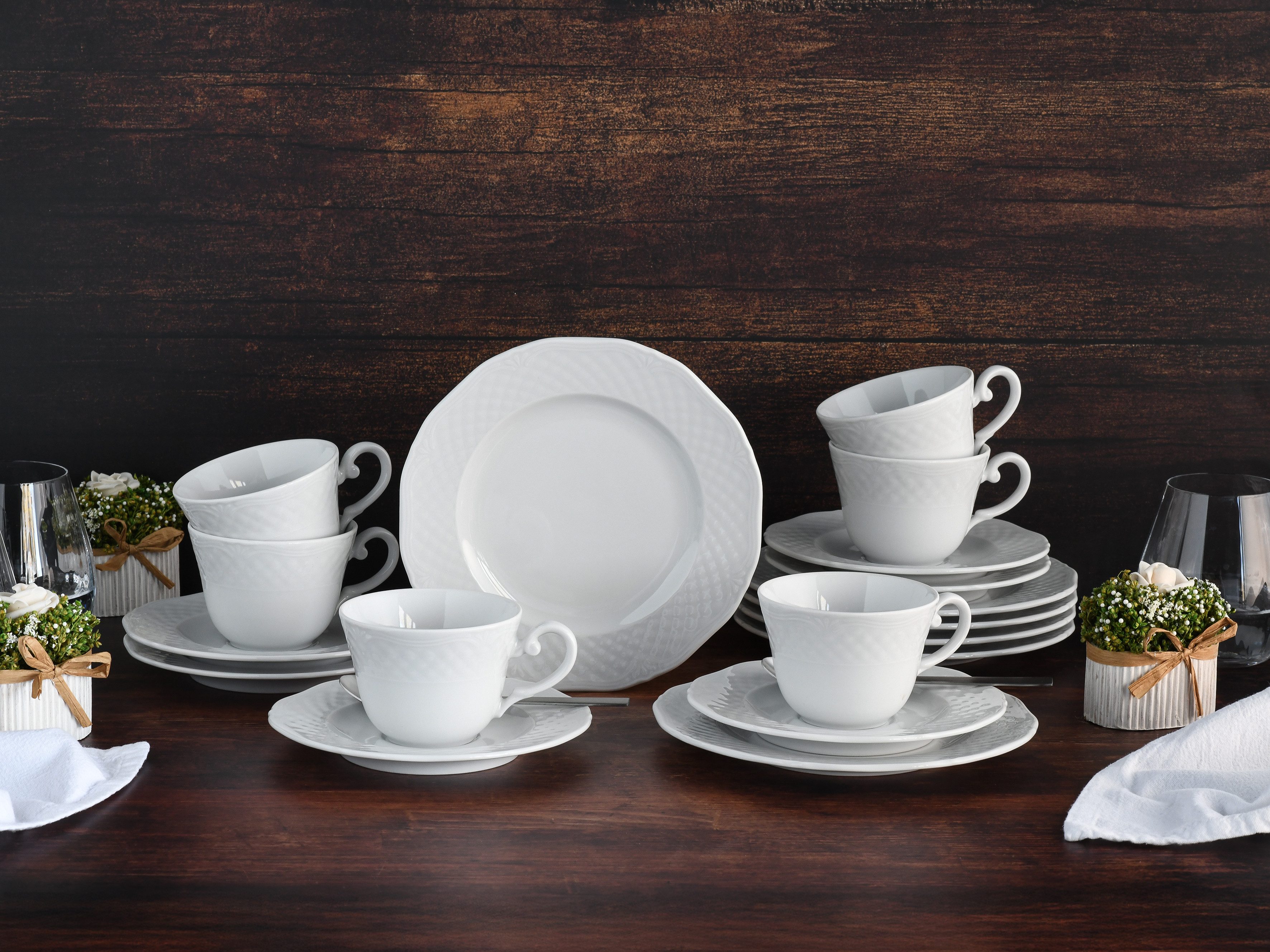 CreaTable Kaffeeservice Arianne Weiss, Service 18-tlg. (18-tlg), 6 Personen, Porzellan, Klassisch, Zeitlos