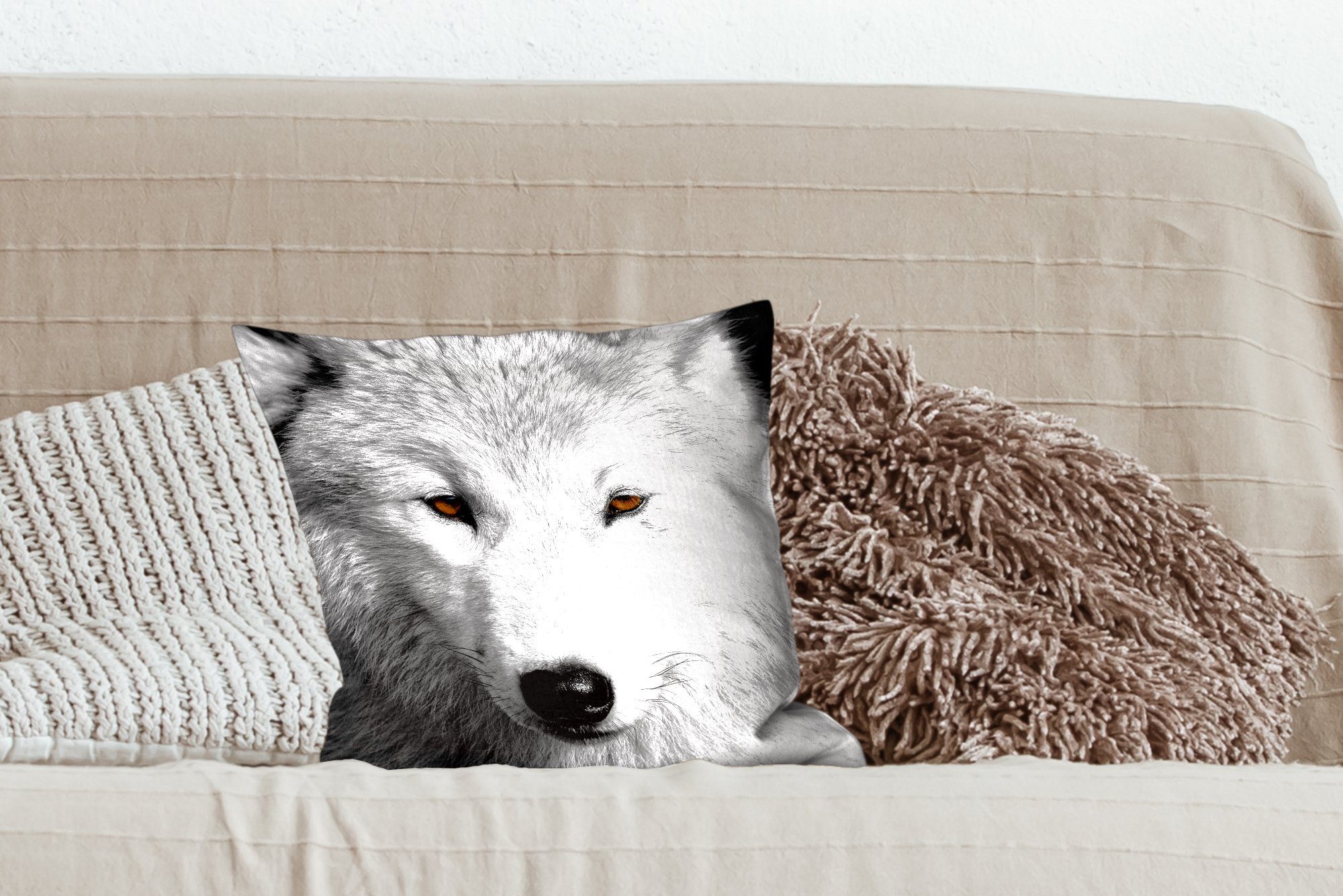 MuchoWow Dekokissen In der Nähe Zierkissen mit Schwarz Sofakissen Weiß, und Deko, Wolf Ansicht in Wohzimmer, Füllung für Schlafzimmer