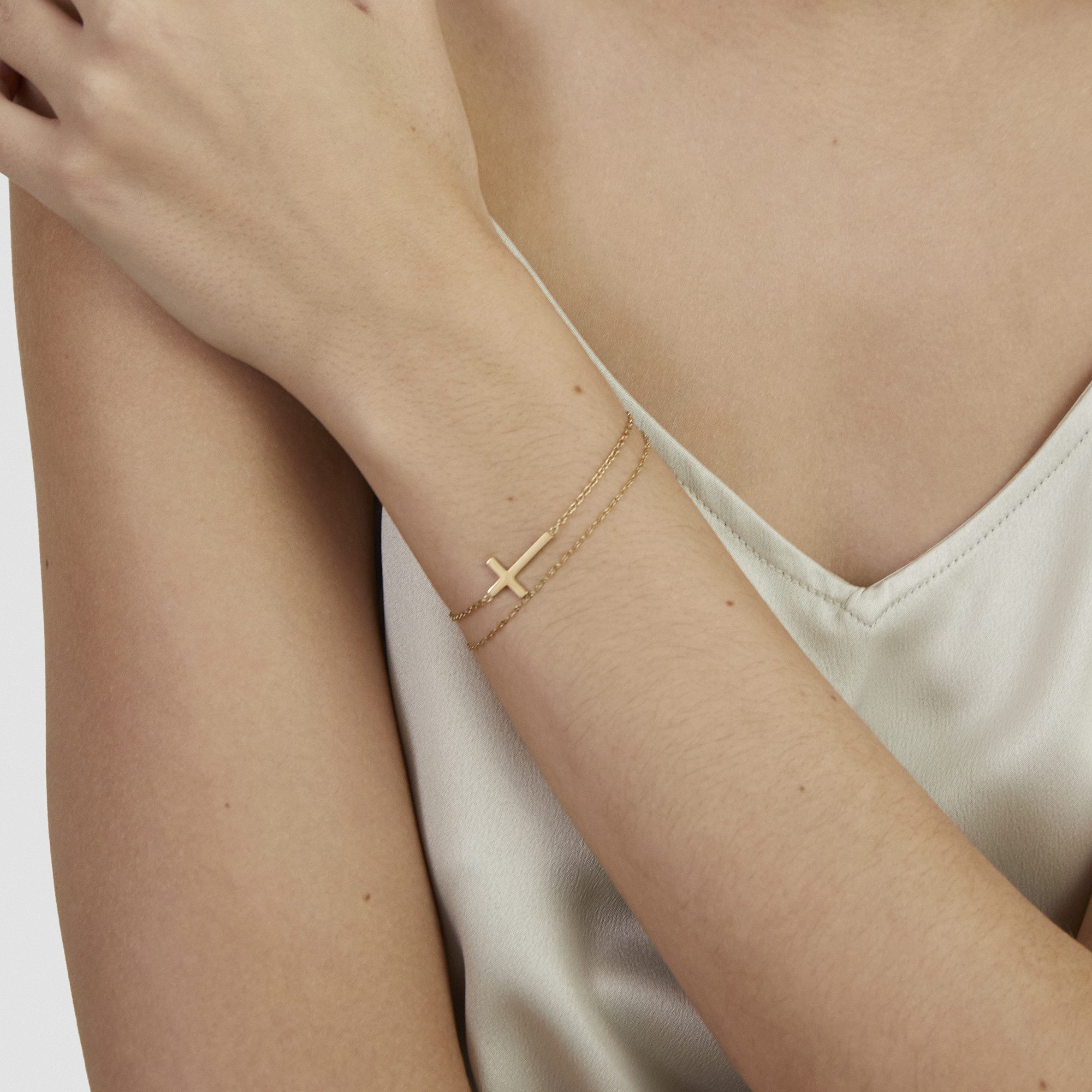 s.Oliver Armband mit Kreuz Detail Edelstahl günstig online kaufen