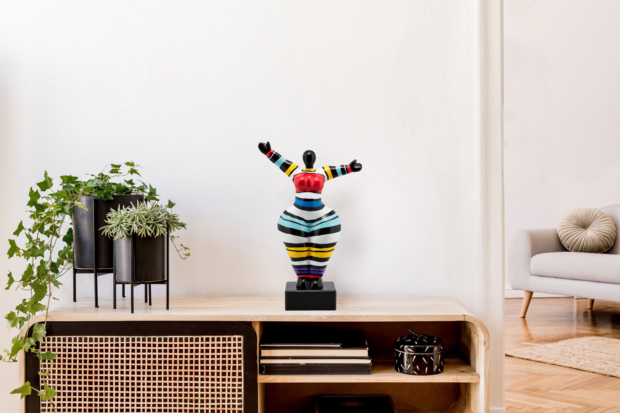 ArtUniverse Skulptur Hommage An Niki De Saint Phalle Nana Stil IV 34 x 22 x 12 cm (1 St)