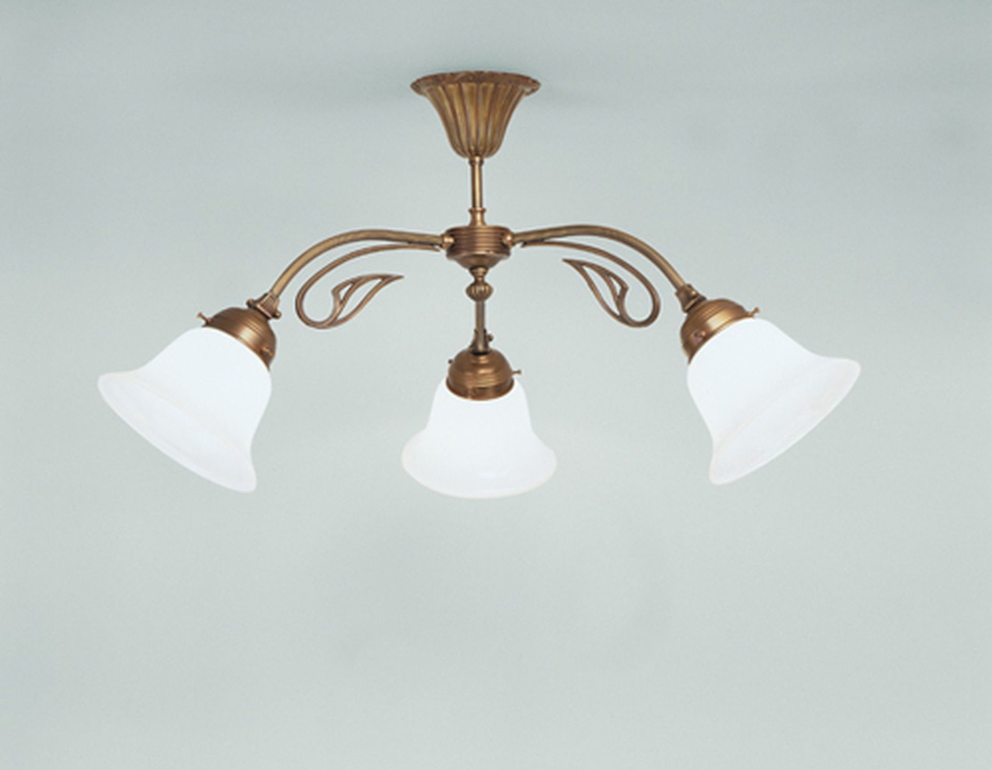 Licht-Erlebnisse Deckenleuchte D58, ohne Leuchtmittel, Messing Glas E27 in Berliner Opal Weiß 3-flammig Jugendstil