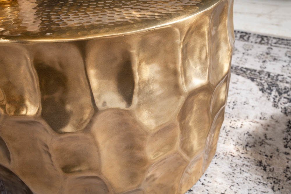 riess-ambiente Couchtisch ORGANIC ORIENT Ø55cm gold (Einzelartikel, 1-St), Wohnzimmer · Metall · rund · Hammerschlag 3D-Design · handmade – Bild 5 von 5