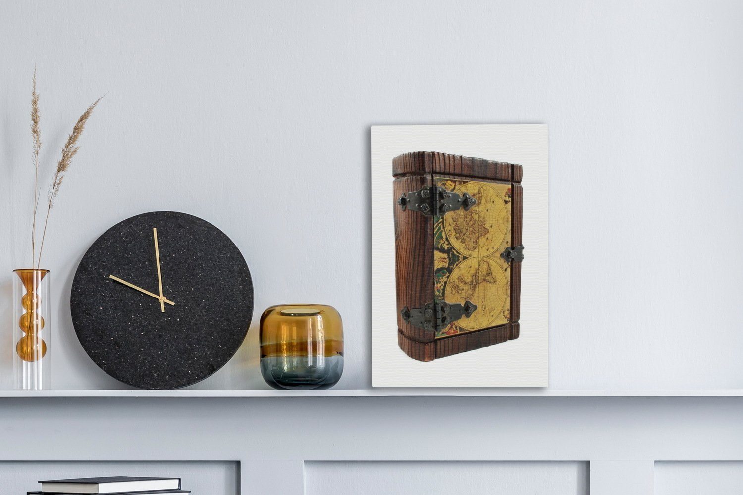 OneMillionCanvasses® Leinwandbild Ein Holzbuch mit 20x30 Zackenaufhänger, der Vorderseite, bespannt Gemälde, einer cm Piratenkarte fertig St), (1 auf inkl. Leinwandbild