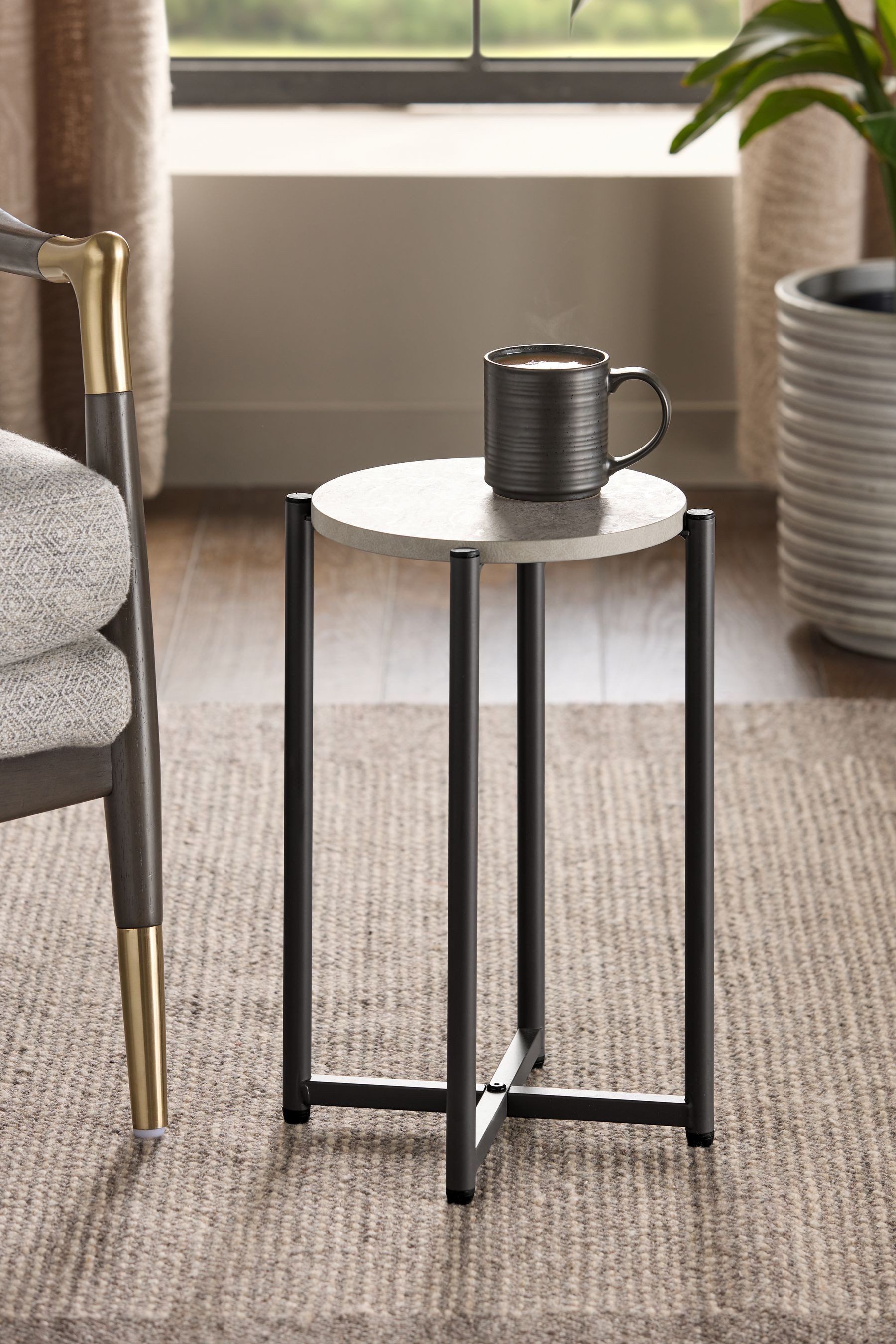 Next Beistelltisch Display-Ständer Beton (1-St) günstig online kaufen