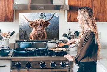 MuchoWow Küchenrückwand Schottischer Hochländer - Kuh - Tiere - Berg - Natur, (1-tlg), 60x40 cm, Herdblende aus Wandschutz, Temperaturbeständig küchen