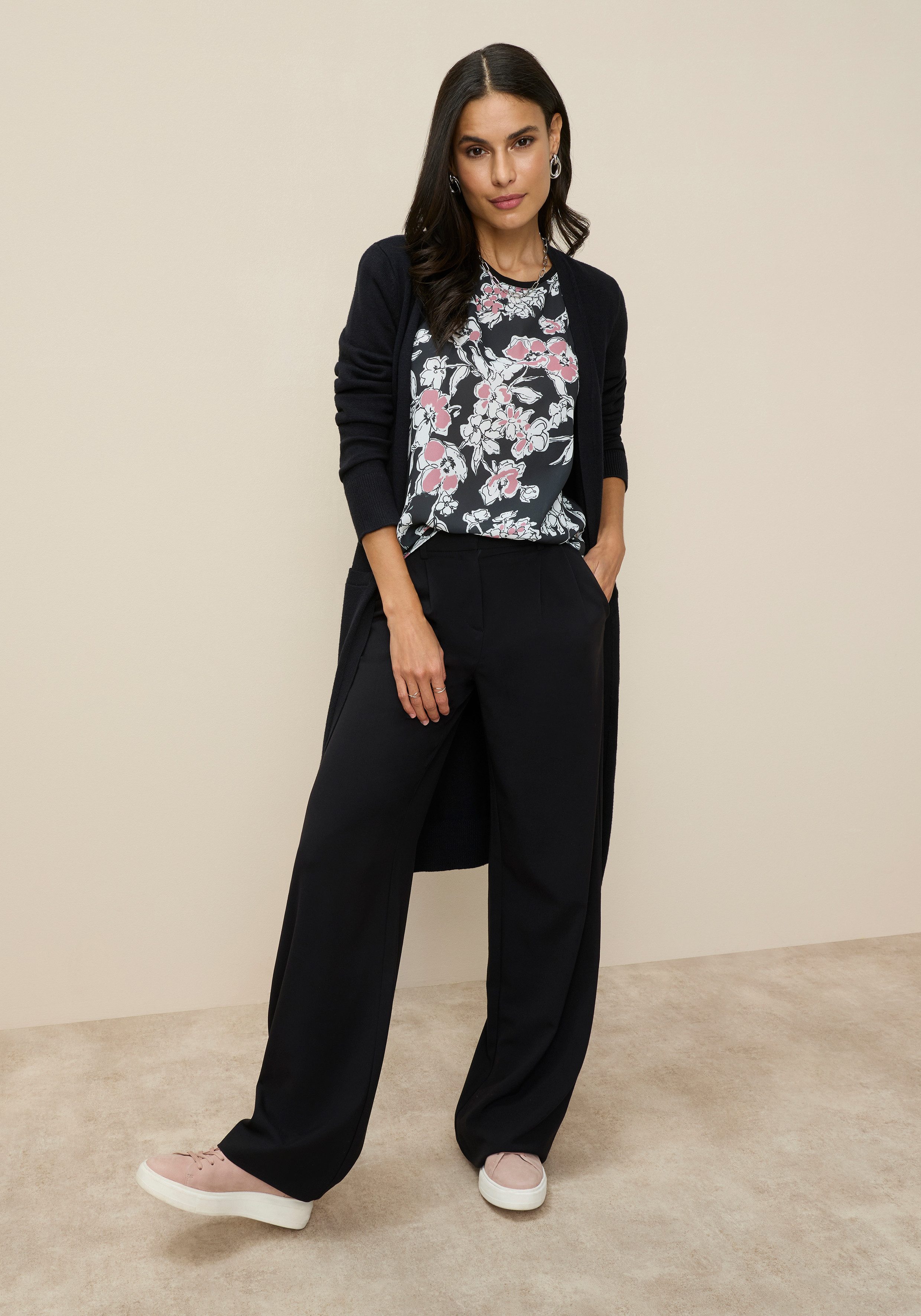 Tamaris Shirtbluse aus elastischer Viskosemischung mit Satineinsatz in lockerer Form mit Print – Bild 5 von 5