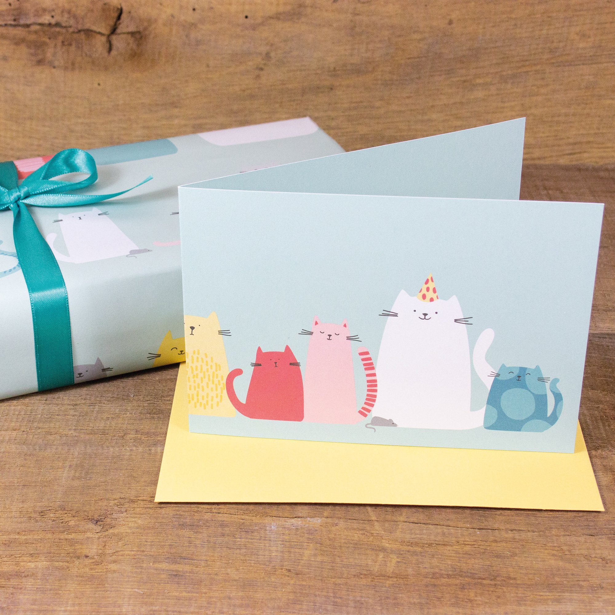 Bow & Hummingbird Geschenkpapier Geschenkpapier 100% Cats, Recyclingpapier