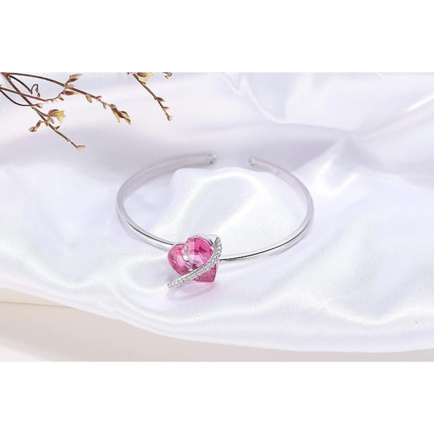 Lisandra Scott Armreif verstellbar mit funkelnden Herz Stein Kristallen - Armband für Damen, Funkelnder Herz-Armreif – verstellbar, edel & ideal als Geschenk