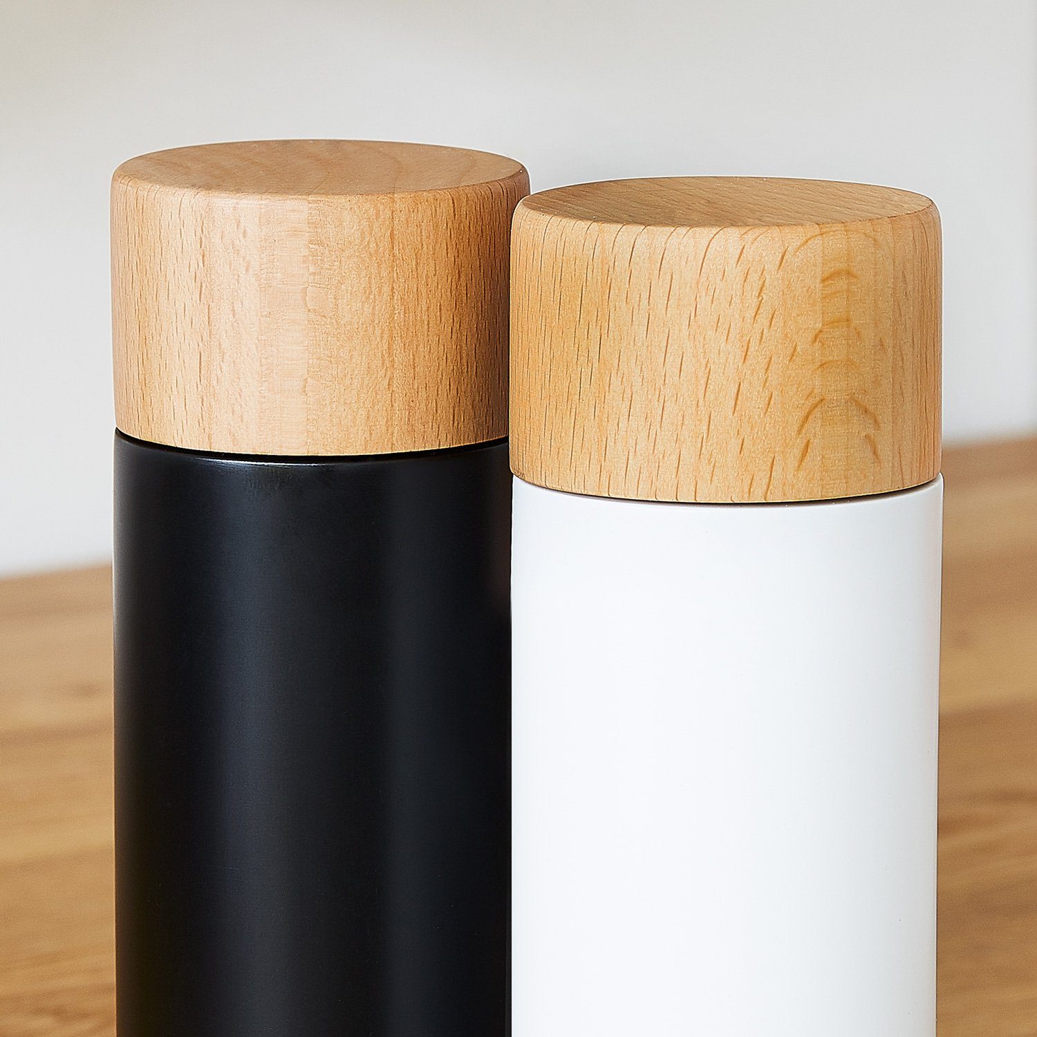 Springlane Salz-/Pfeffermühle Salz- und Pfeffermühlen-Set 2-tlg., aus Birkenholz - Schwarz/Weiß manuell, Langlebiges Keramikmahlwerk, Minimalistisches Design