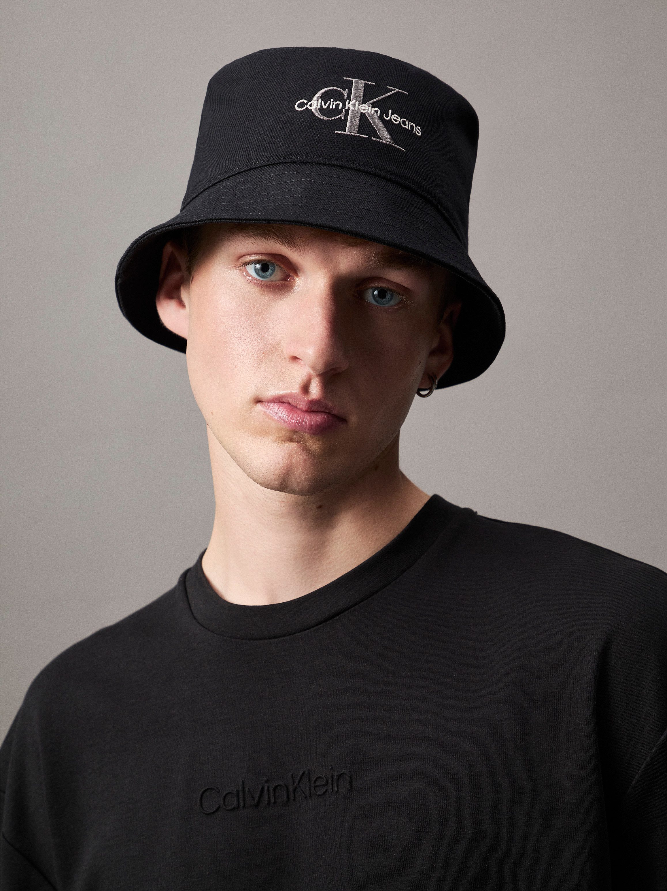 Calvin Klein Jeans Fischerhut MONOLOGO EMBROIDERY BUCKET HAT