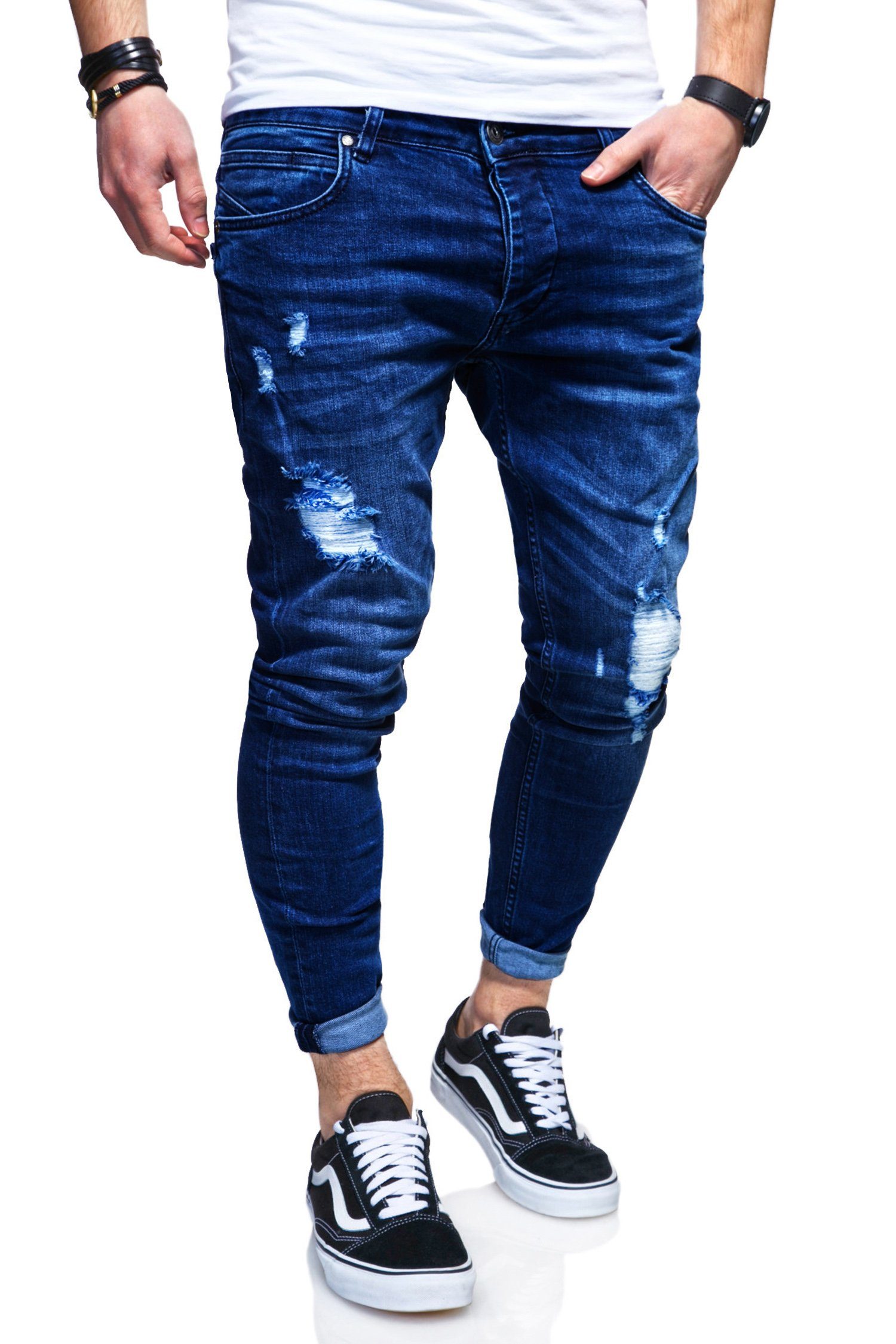 Used-Elementen EIKE mit Slim-fit-Jeans behype trendigen