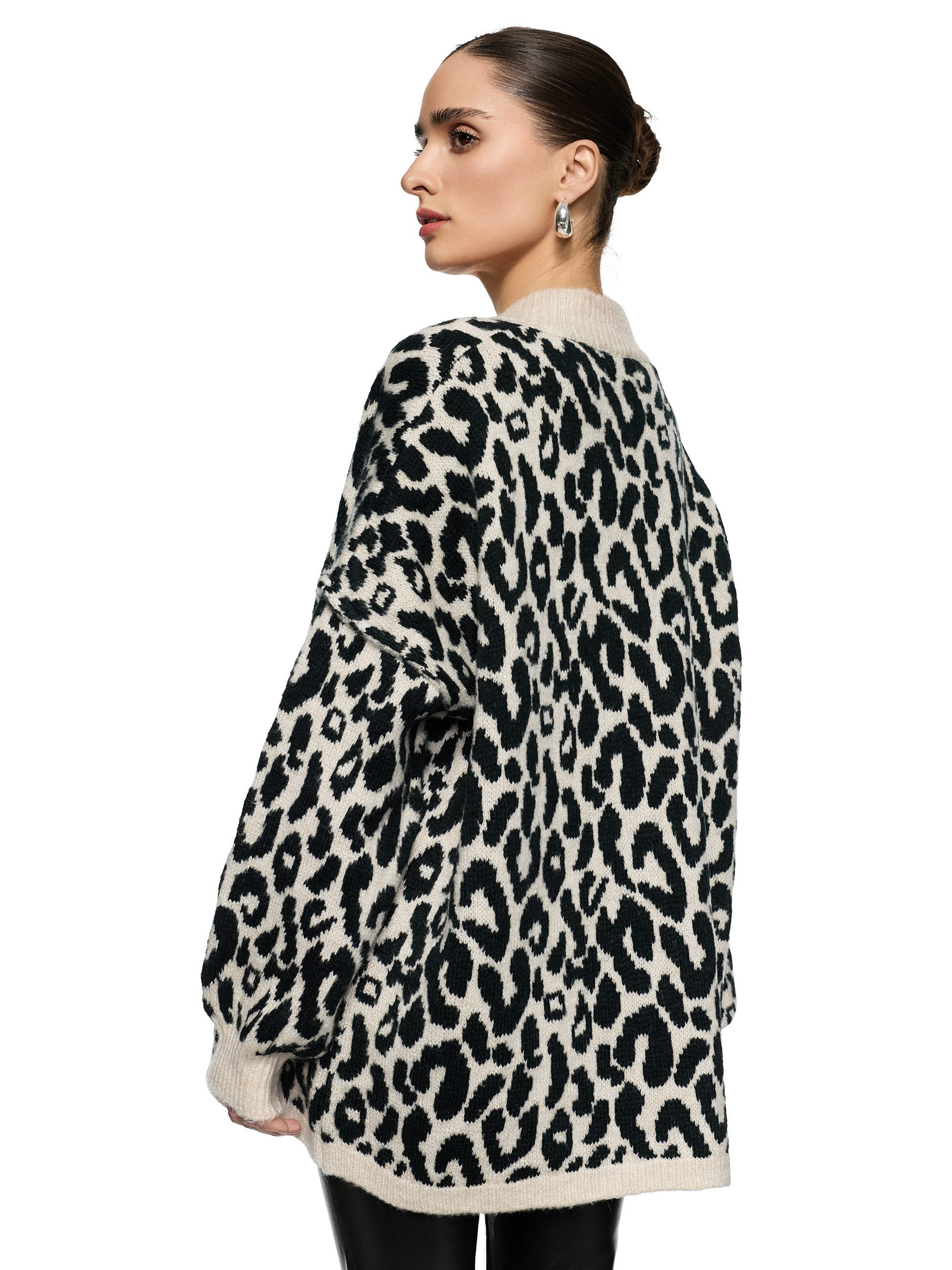 Worldclassca Cardigan WORLDCLASSCA Damen Cardigan Oversize Strickjacke Knöpfen Leopard Look Neue Kollektion - Stilvolle und gemütliche Strickmode für Damen