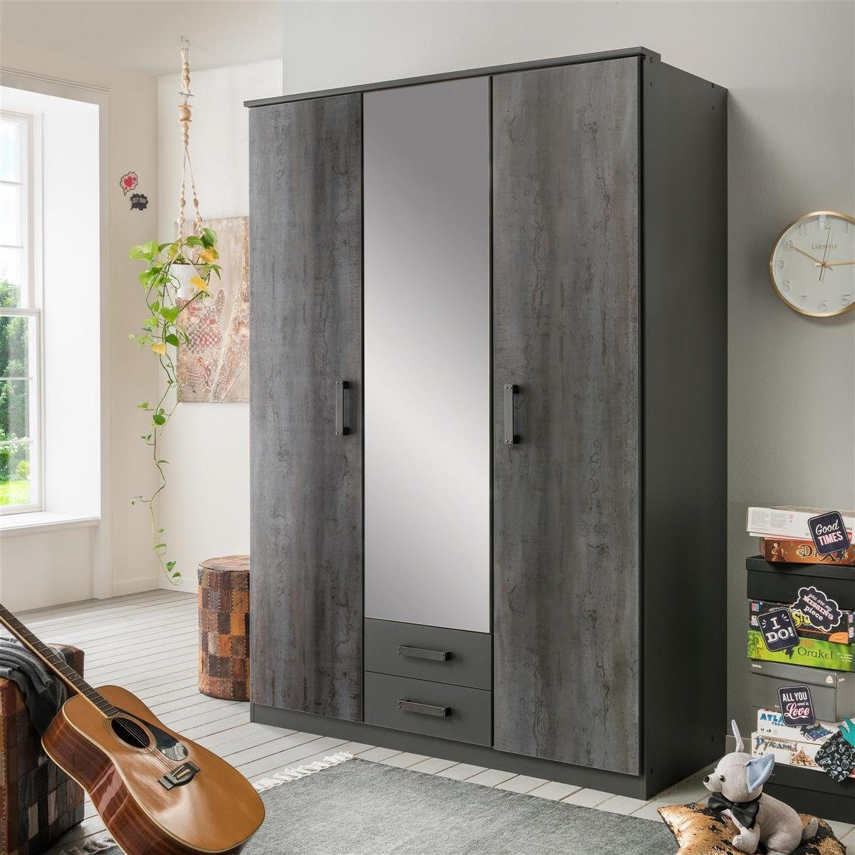 möbelando Kleiderschrank Dieter Moderner Kleiderschrank aus Spanplatte in  Graphit, Absetzungen in Digi-Steel Optik mit 2 Holztüren, 1 Spiegeltür, 2  Schubkästen, 4 Einlegeböden und 1 Kleiderstange. Breite 135 cm, Höhe 198  cm, Tiefe 58 cm, Made in Germany