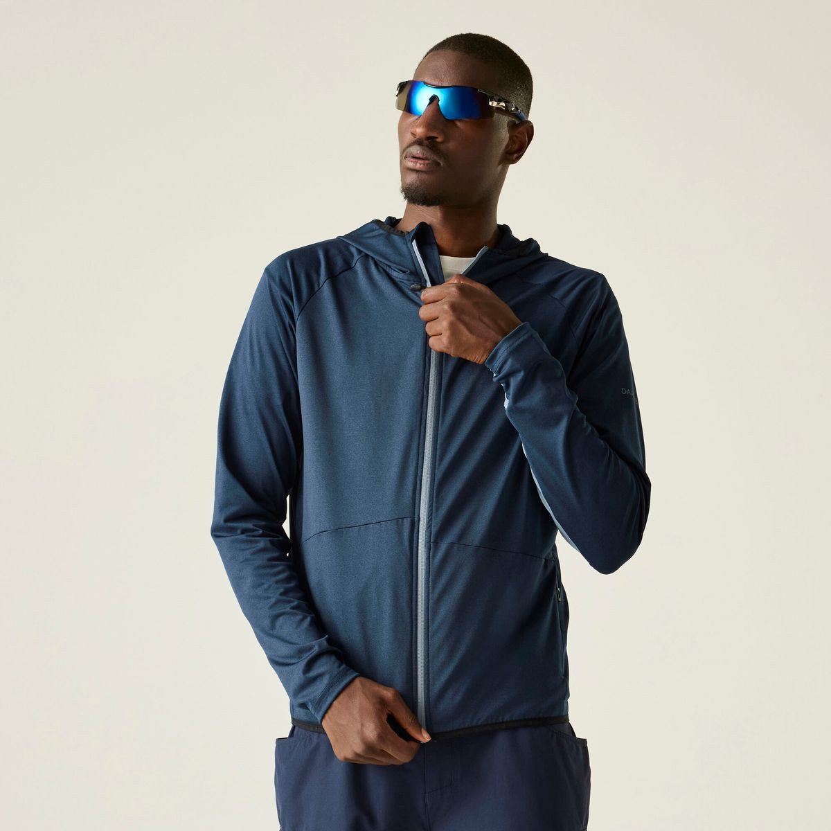 Dare2b Fleecejacke Assimilate V I Mid Herren-Midlayerjacke mit UV-Schutz, ideal für Skifahren und Wandern