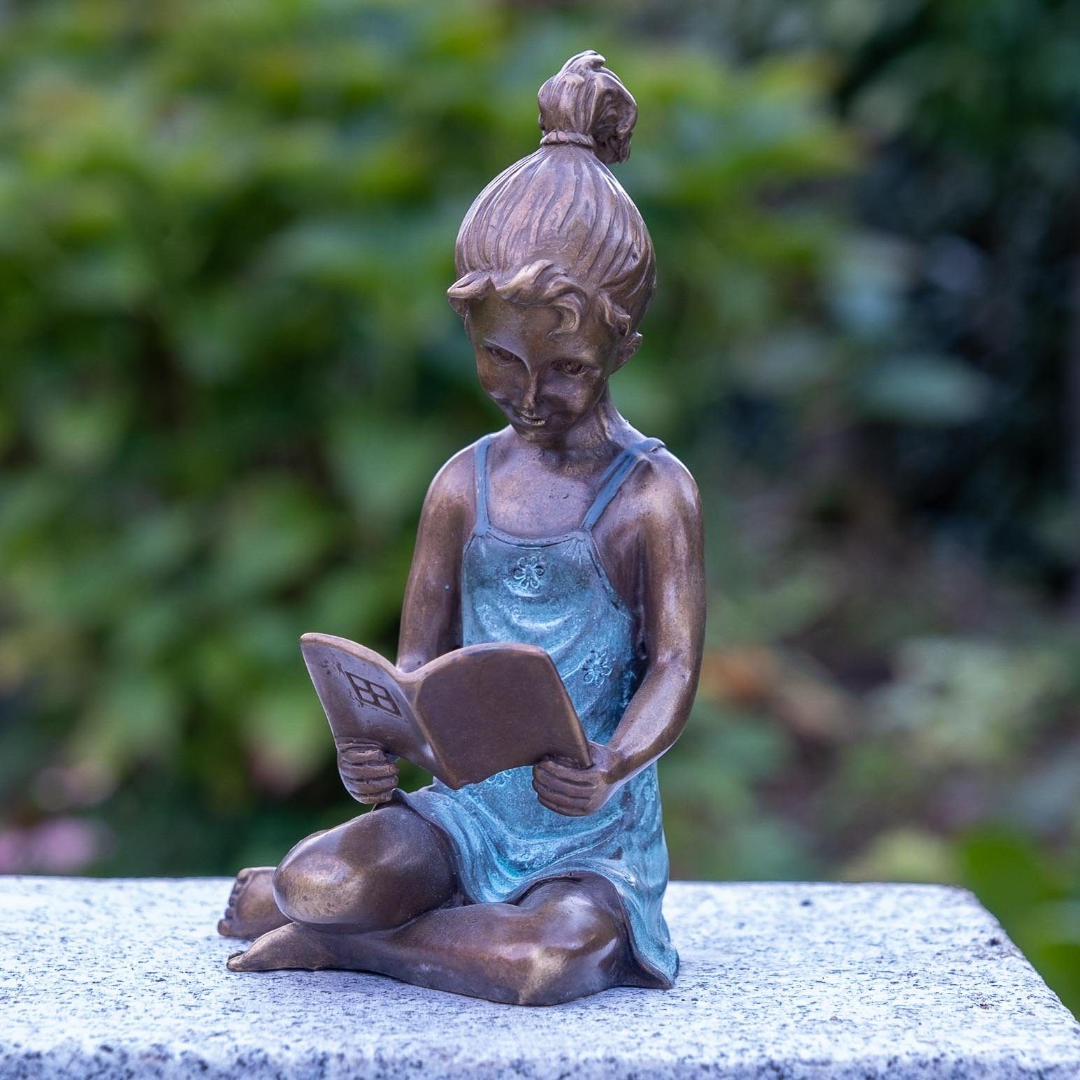 Mädchen, Bronze-Skulptur Lesendes IDYL Bronze IDYL Gartenfigur