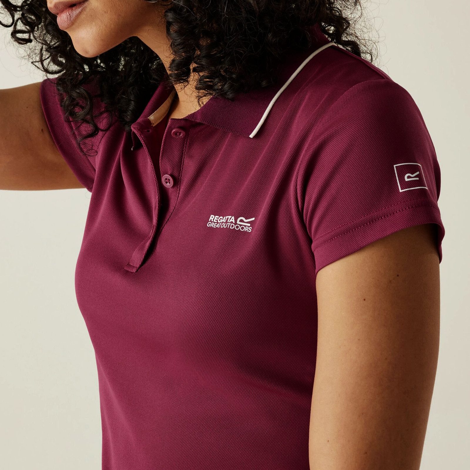 Regatta Poloshirt Poloshirt mit Marken-Logo und -schriftzug auf der Vorderseite