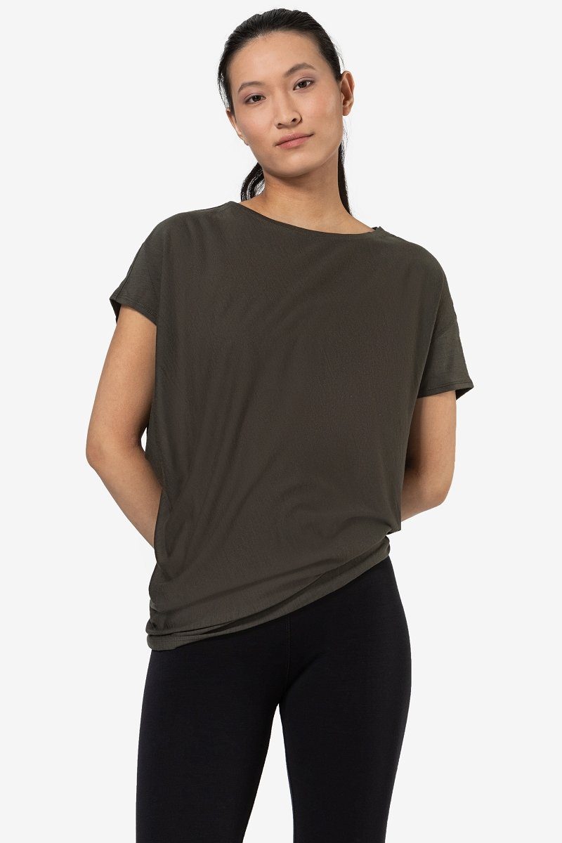 YOGA W Ink Merino-Materialmix Merino TEE T-Shirt bequemer Black T-Shirt LOOSE SUPER.NATURAL